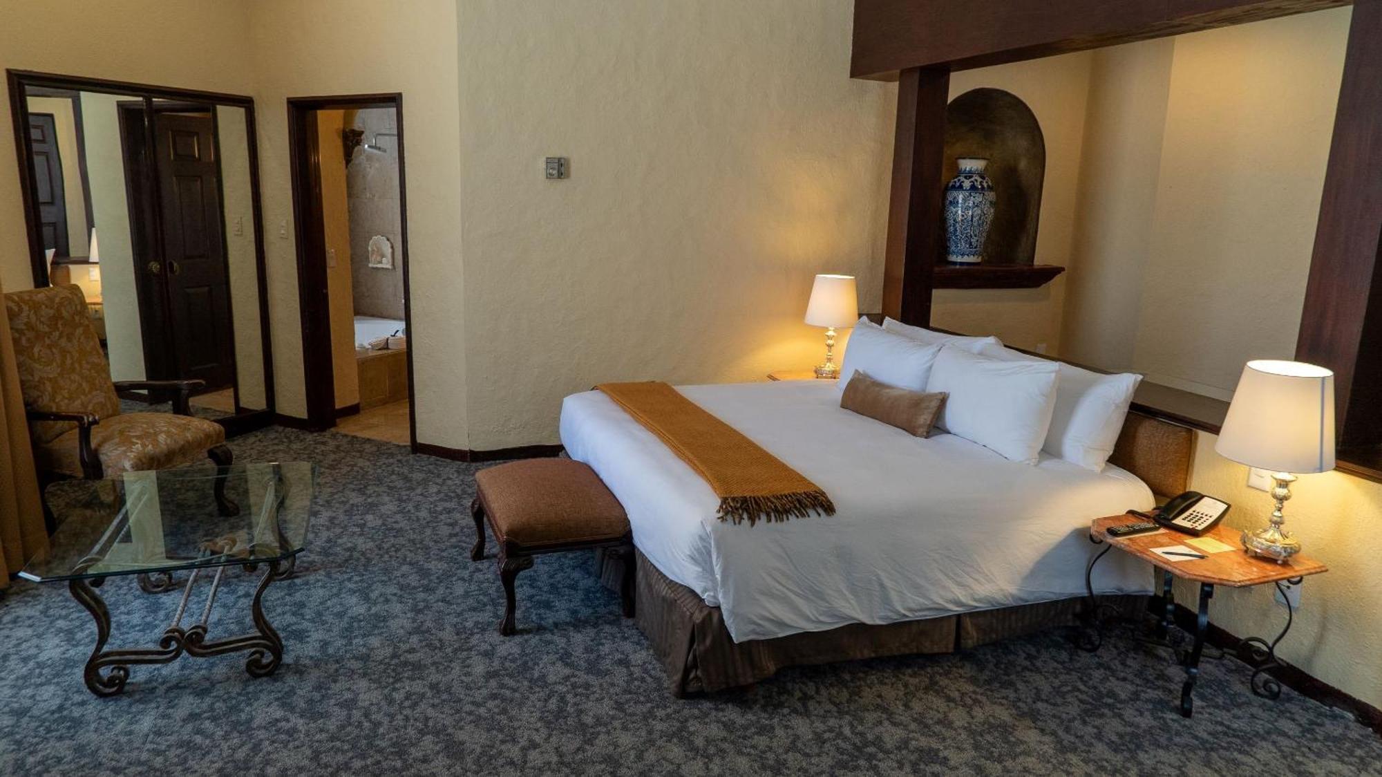 Governor Suite King
