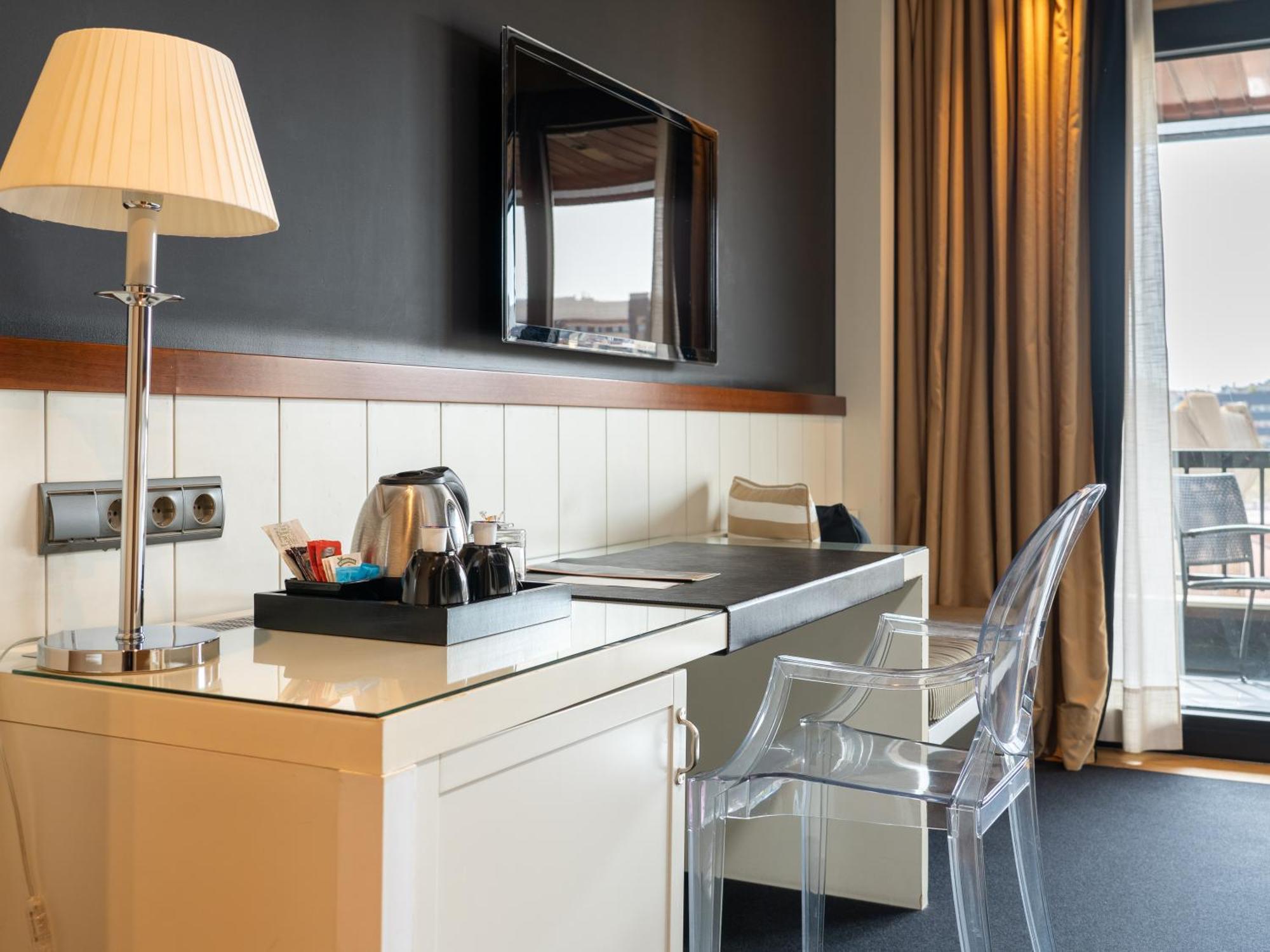 Double or Twin Room Balcony