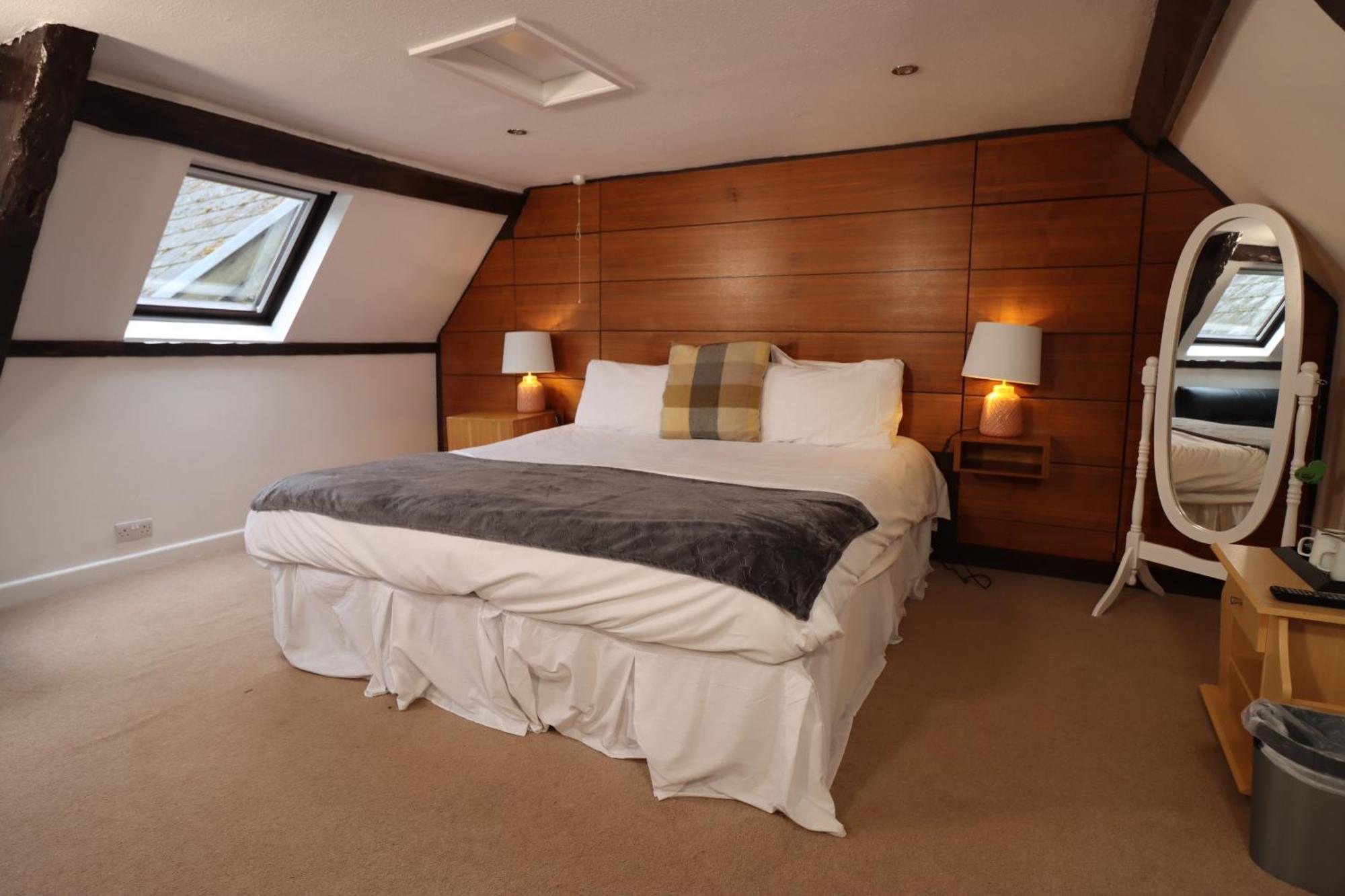 Deluxe Double Room Bath