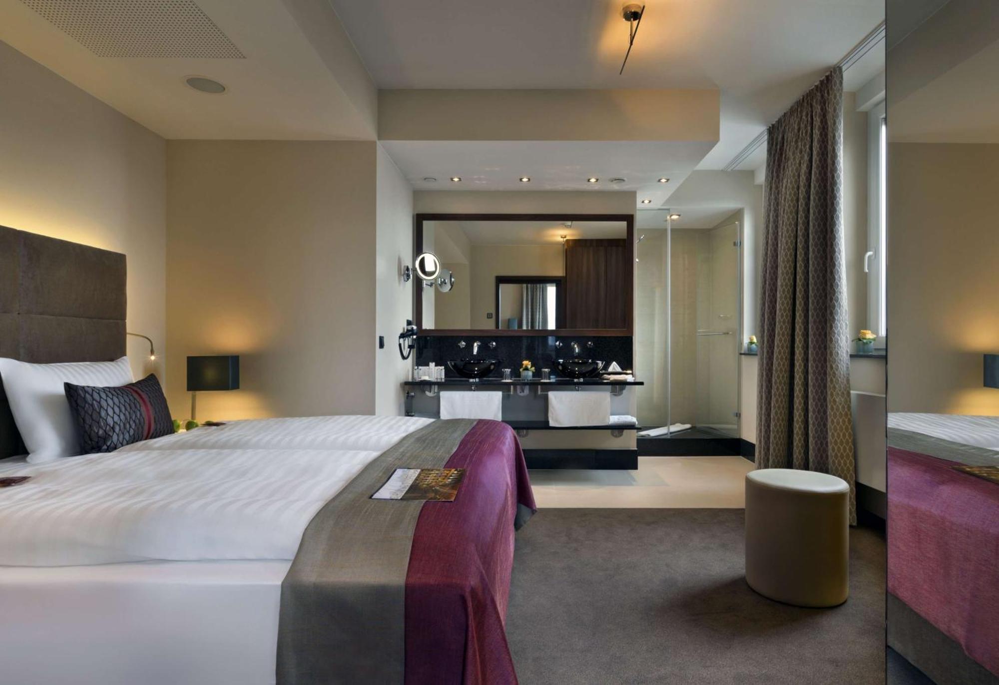 Signature Suite,1611060930:JPEG