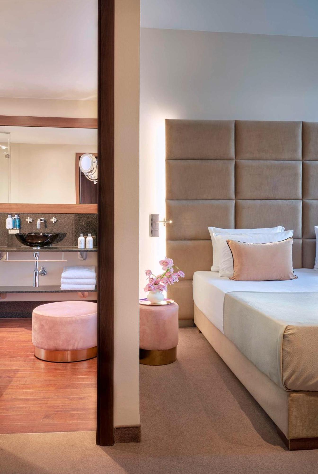 Signature Double Room,1611060945:JPEG