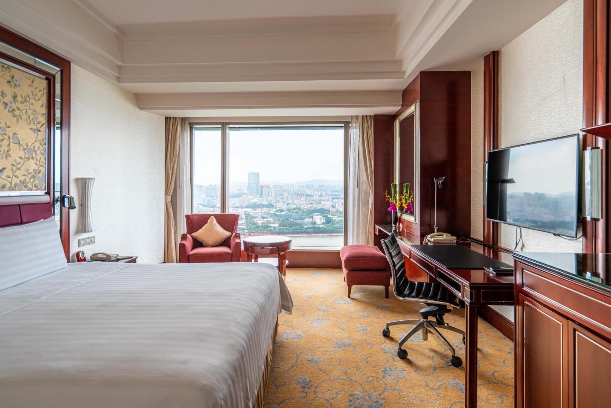 Horizon Deluxe King Room with Riverview