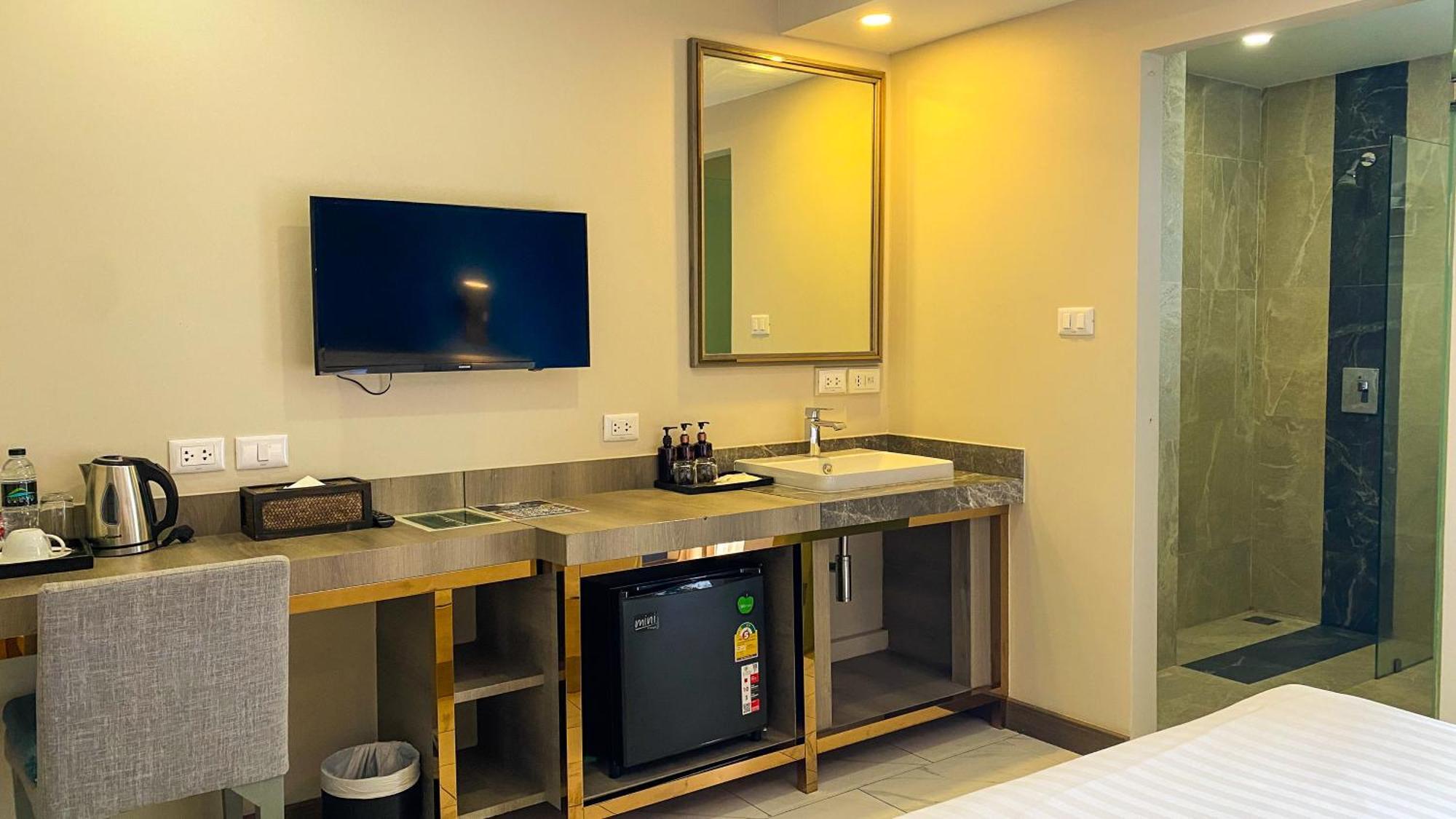 Superior King Room