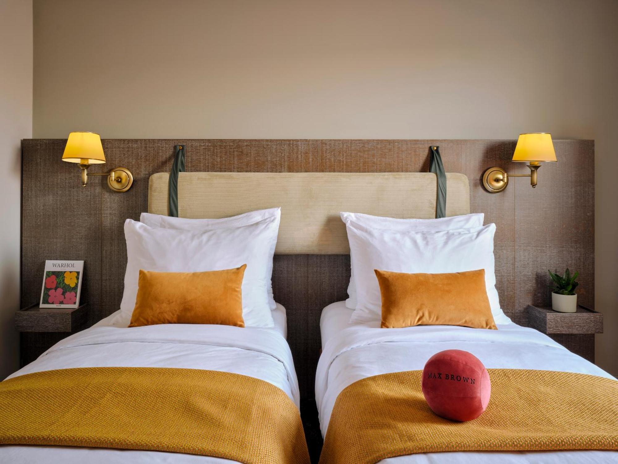 Medium Twin Room