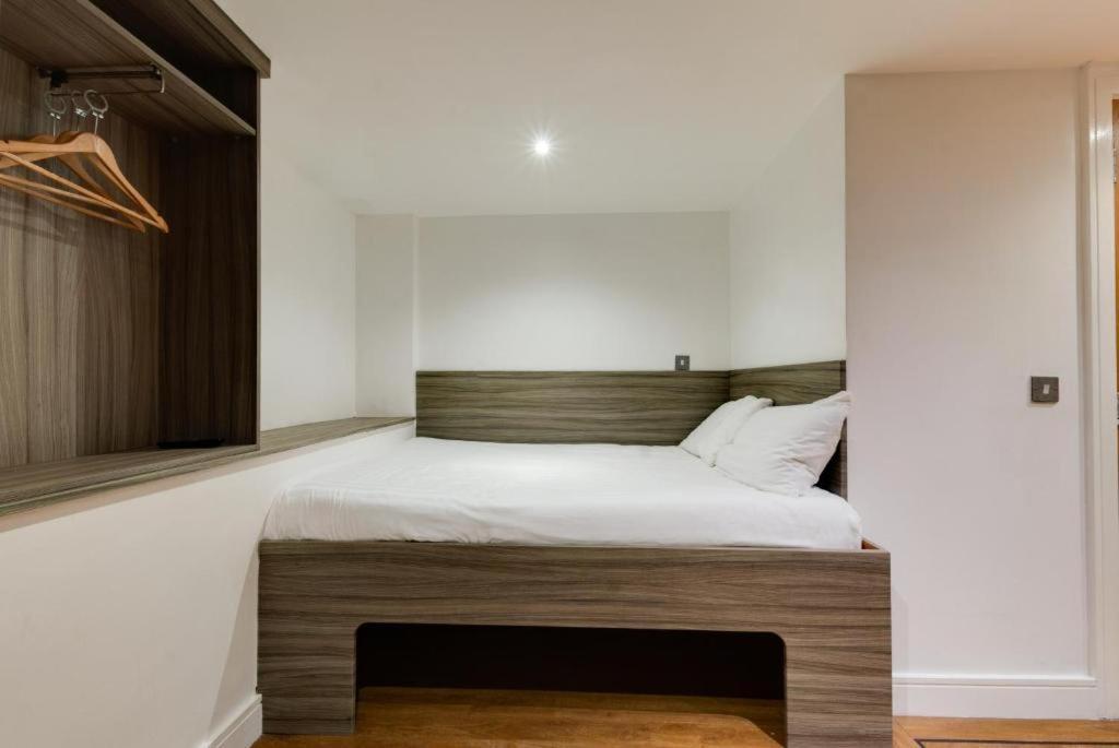 Economy Double Pod Room without Window