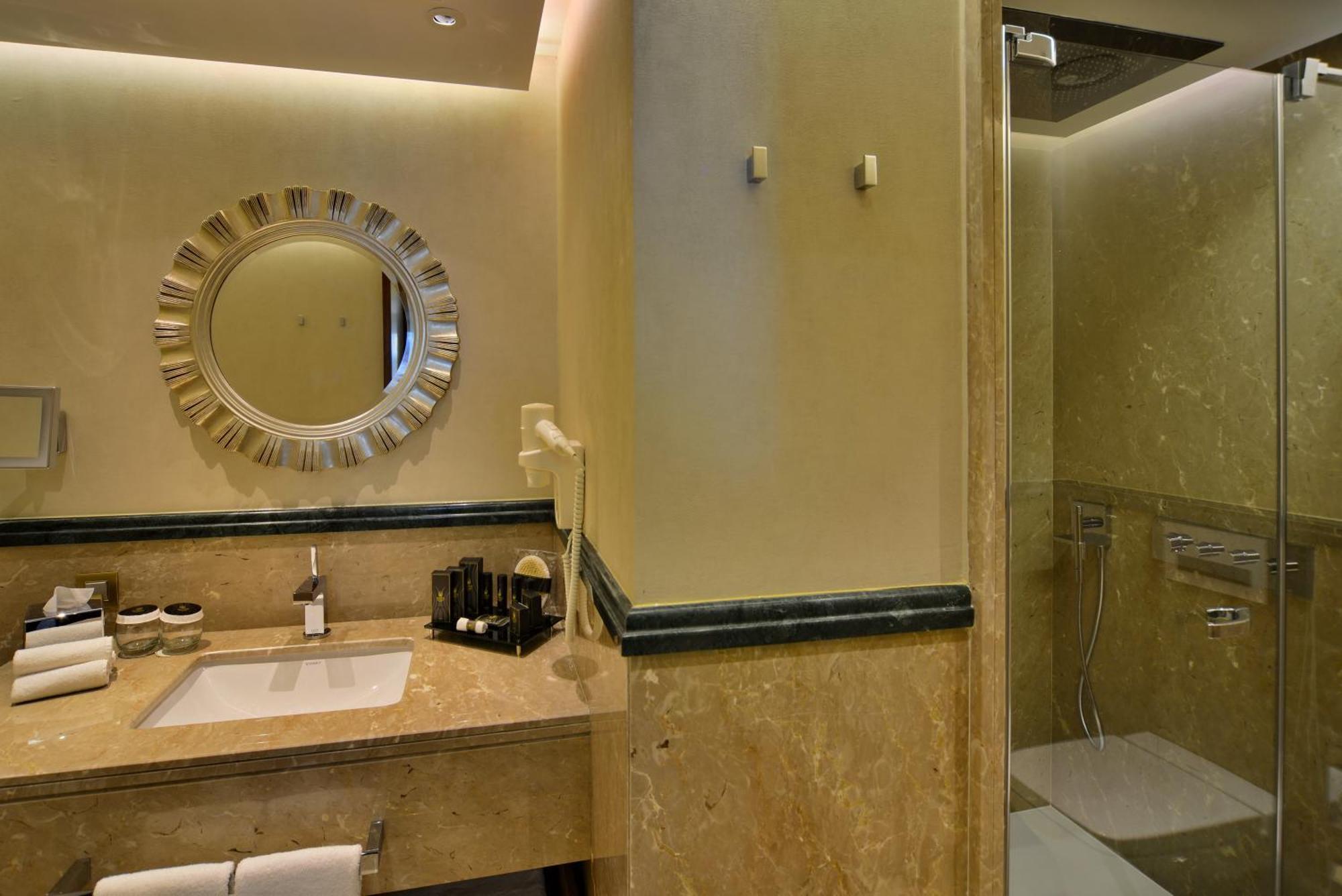 Suite with Balcony,1611110122:JPEG