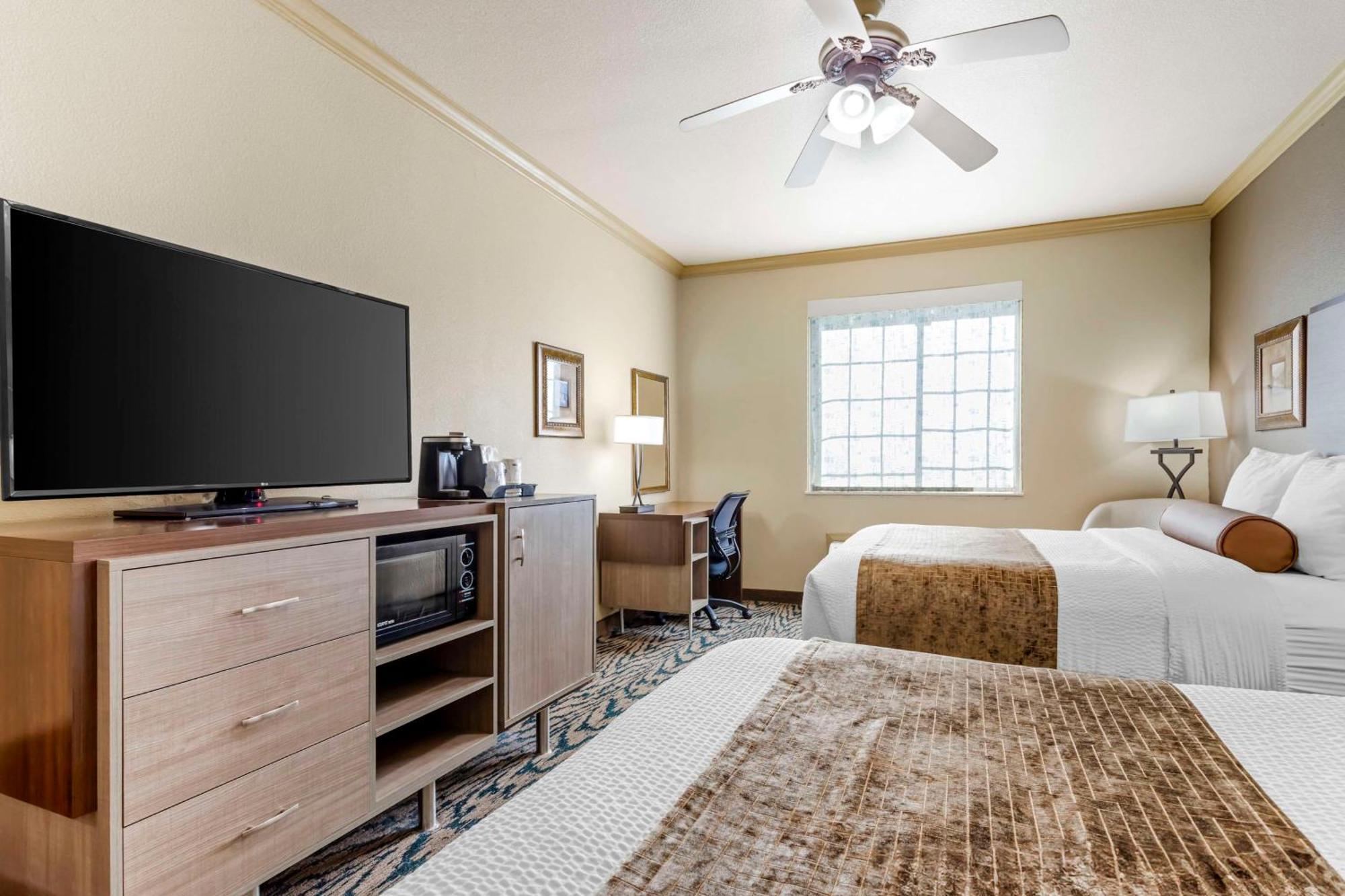 Queen Room with Two Queen Beds - Disability Access/Bath Tub