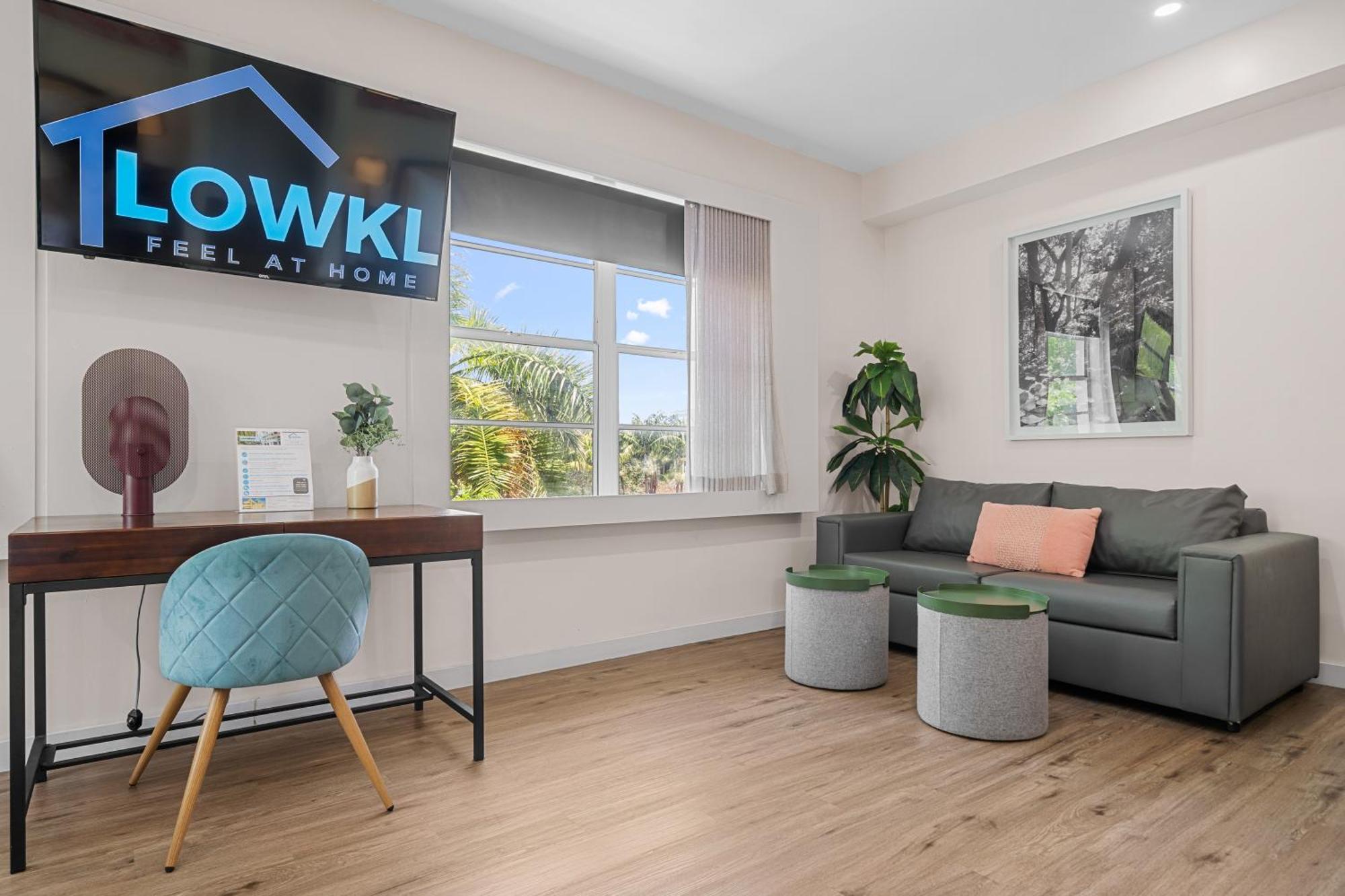 Junior Suite Two Queen Park View Kitchenette Sofa Bed
