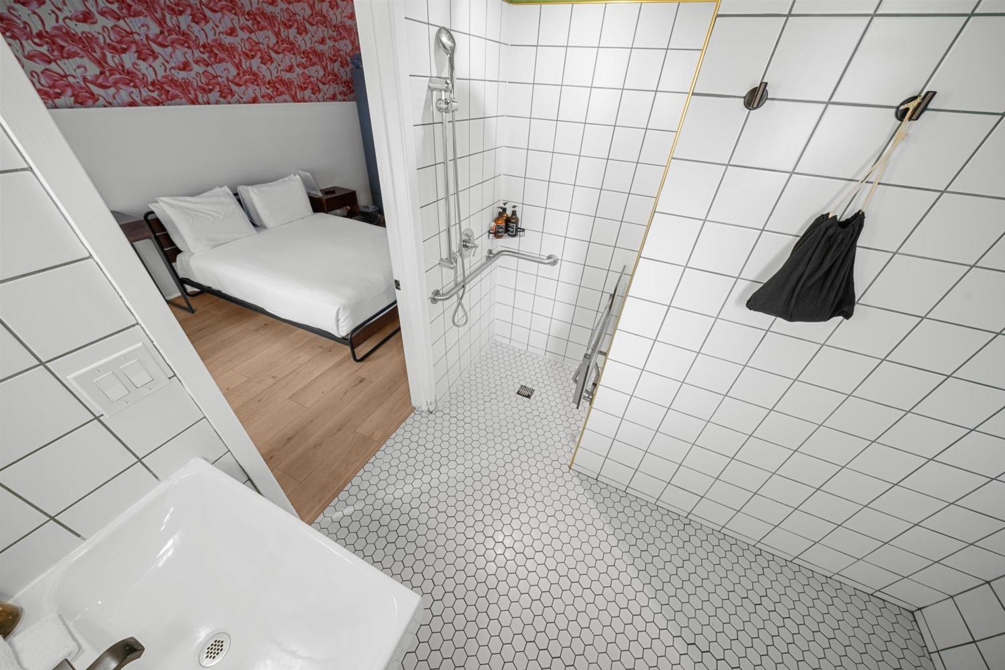 Standard Accessible Queen Room