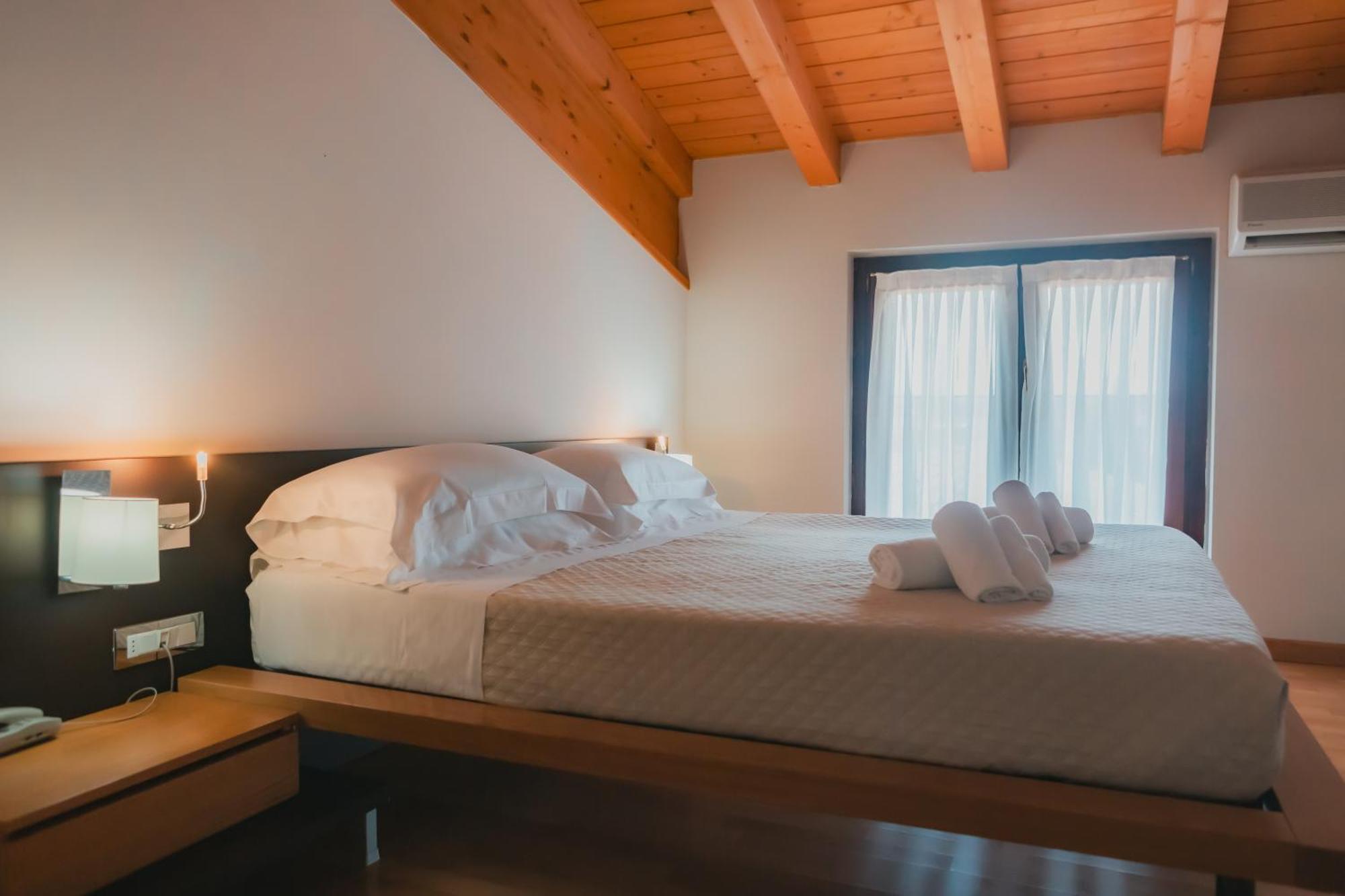 Standard Double Room,1613416068:JPEG