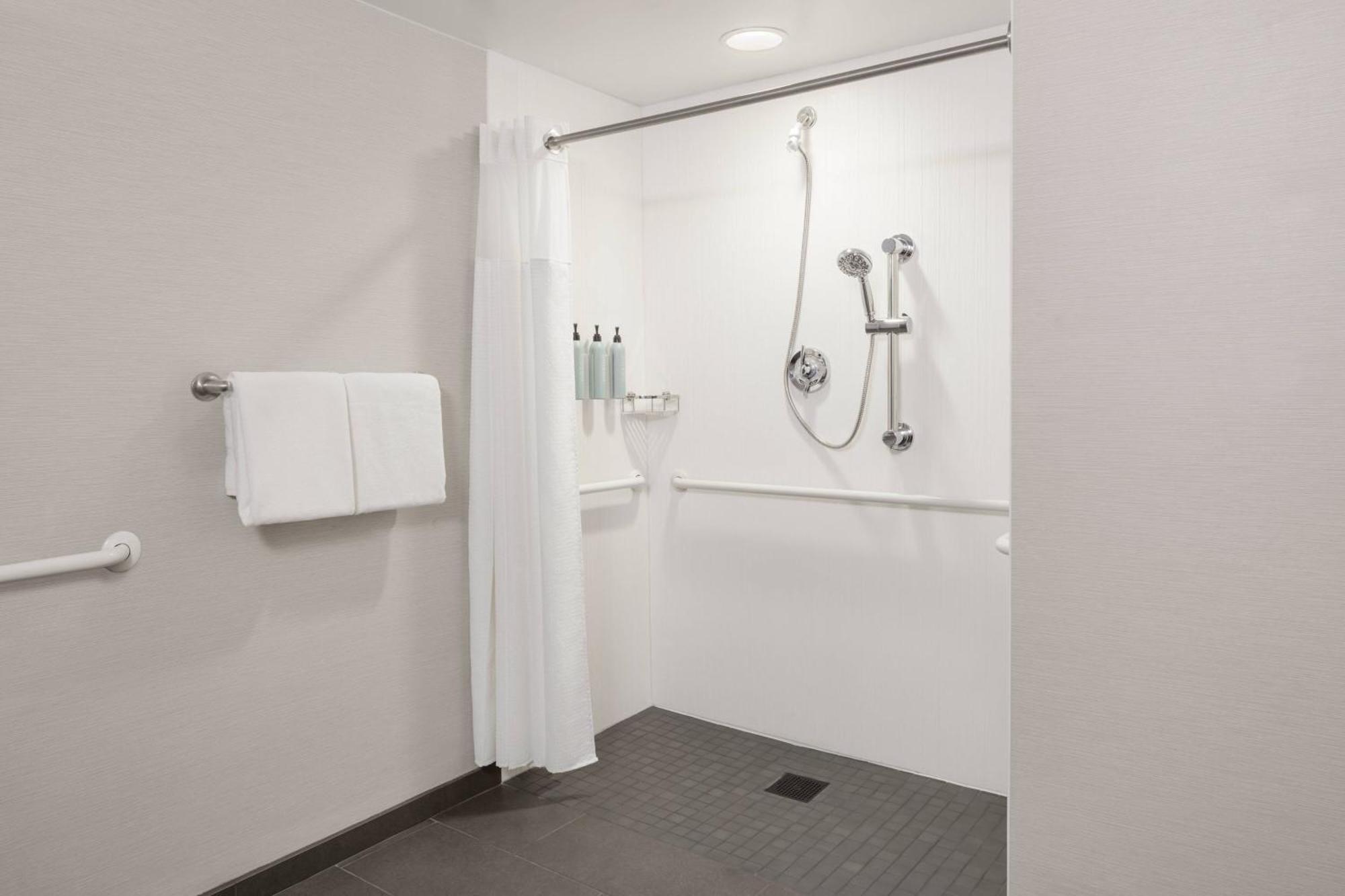 King Room,1613420682:JPEG