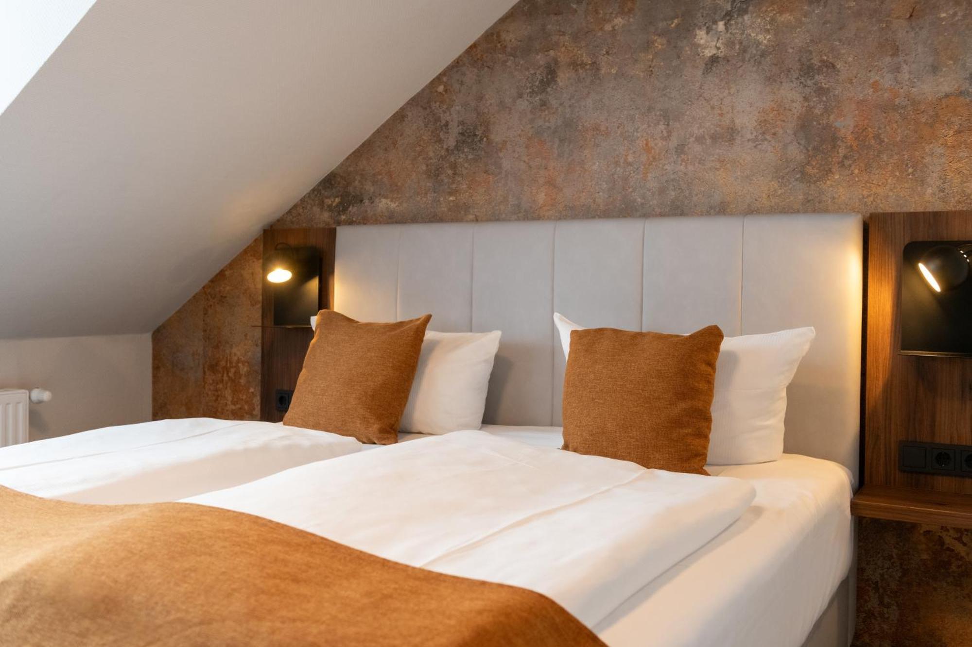 Standard Double Room,1613659734:JPEG