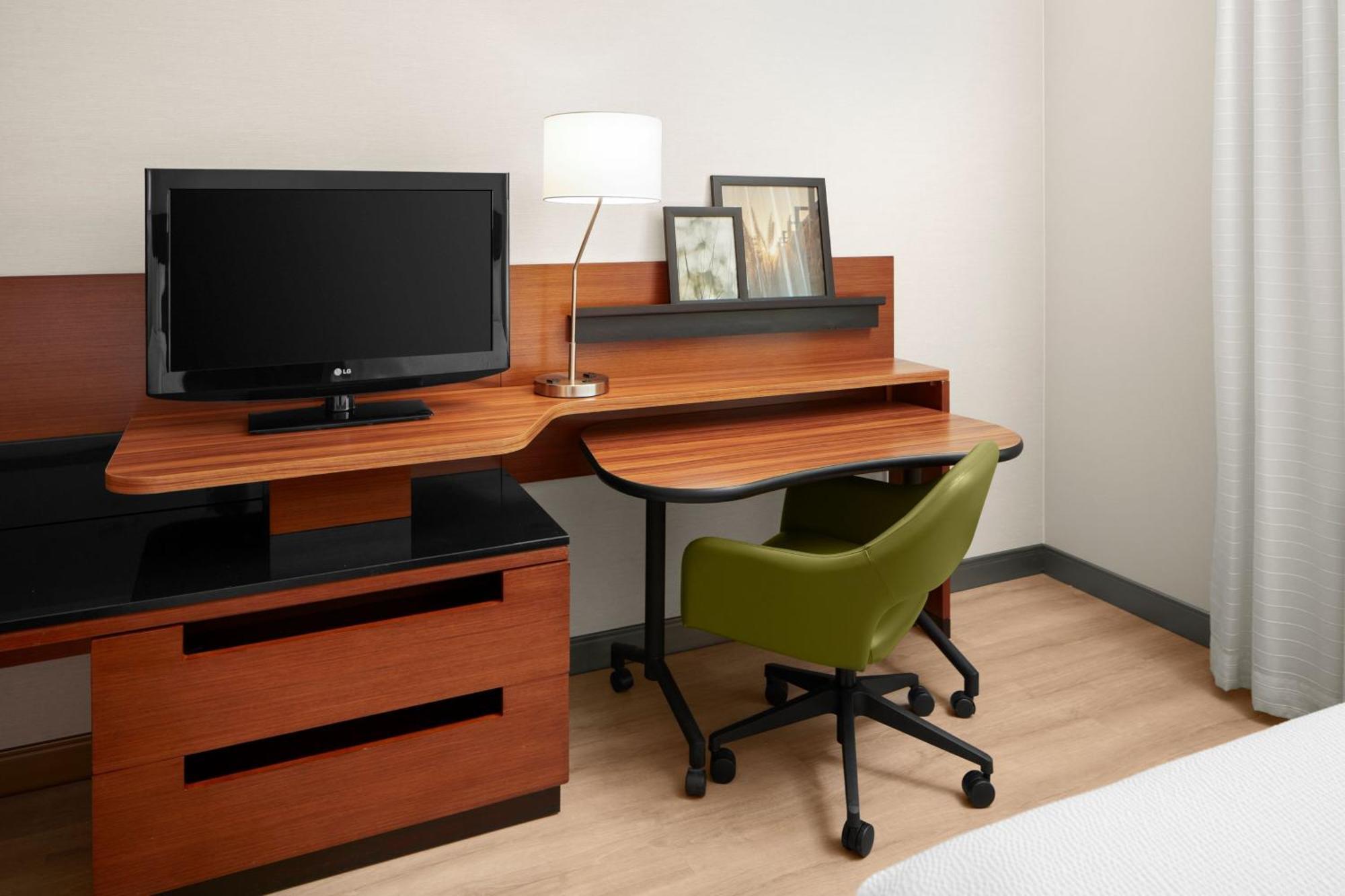 Queen Room with Two Queen Beds,1613681419:JPEG