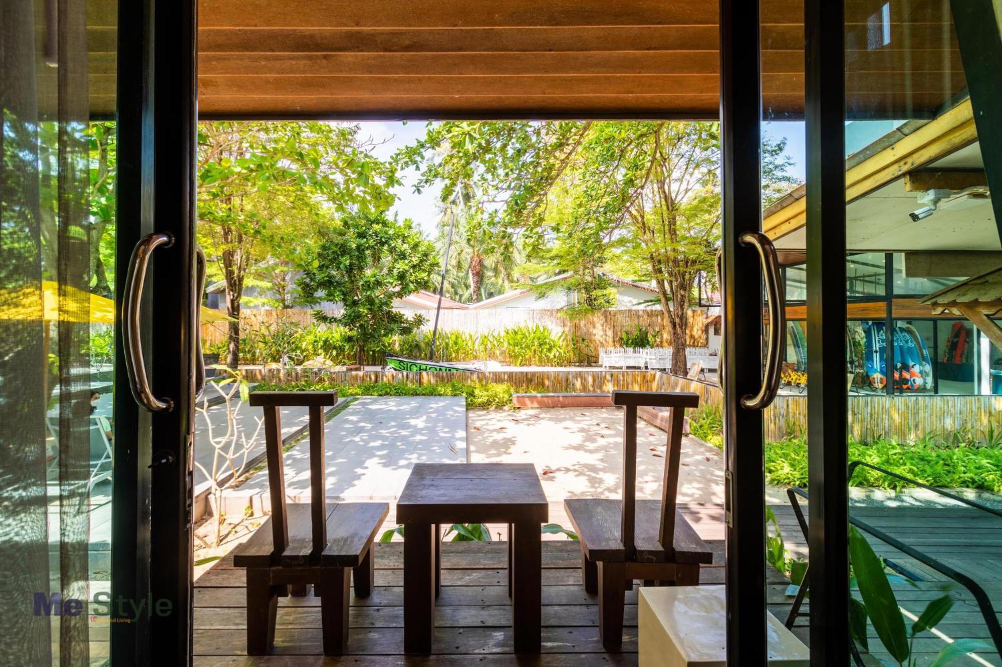 Bungalow Garden View