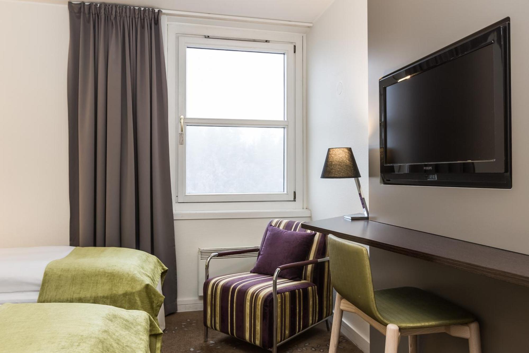 Compact Twin Room