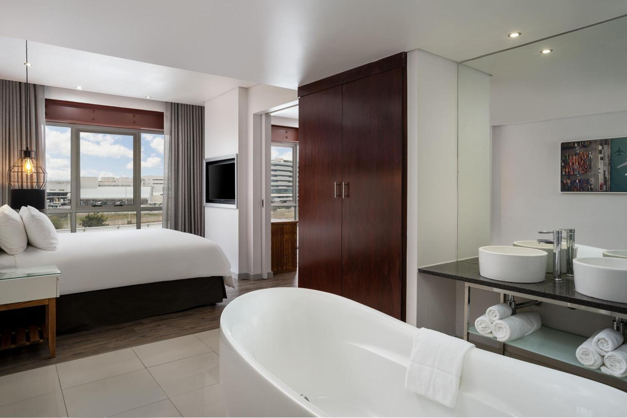 One-Bedroom King Suite