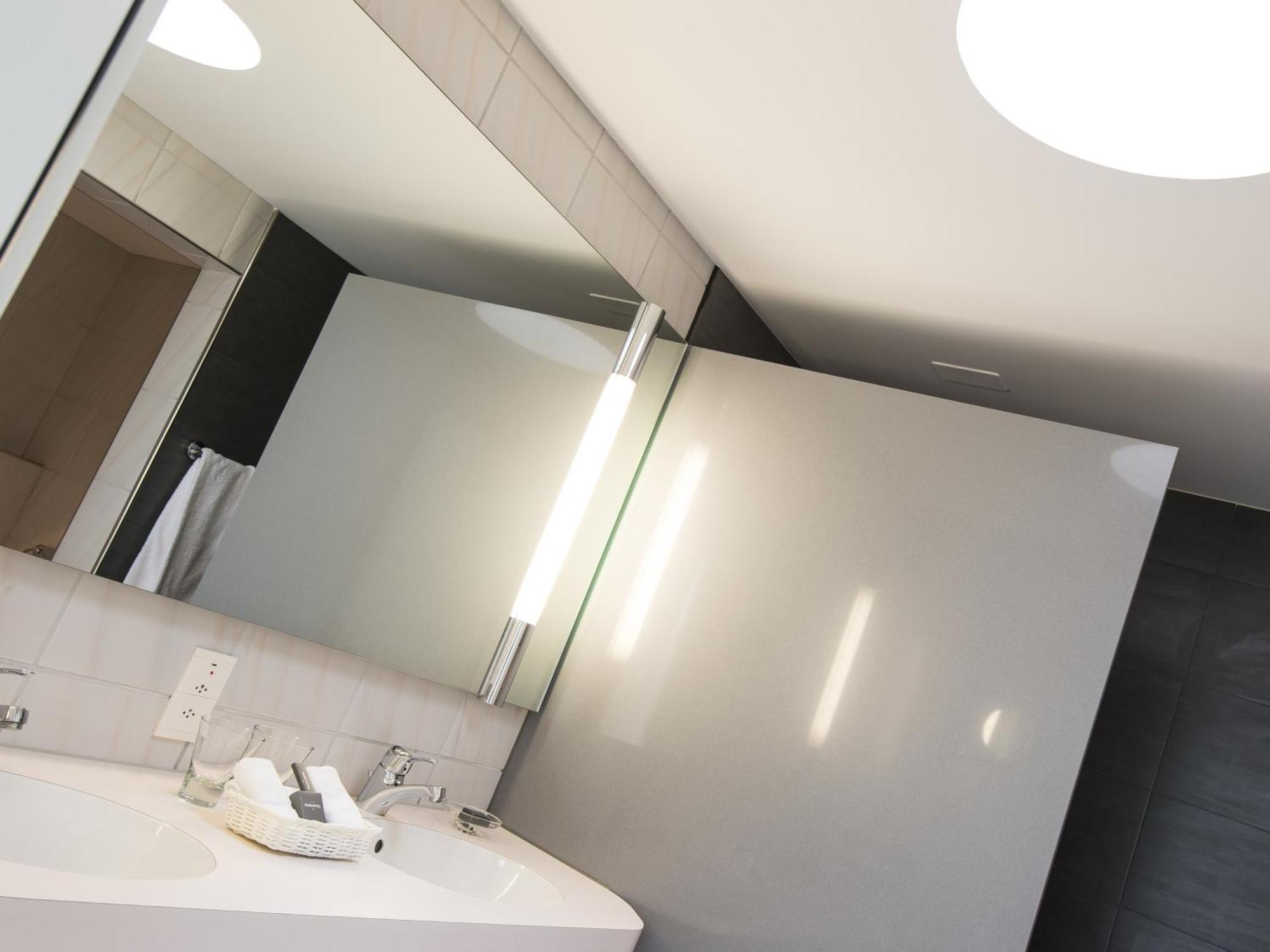 Standard Double Suite,1616417632:JPEG