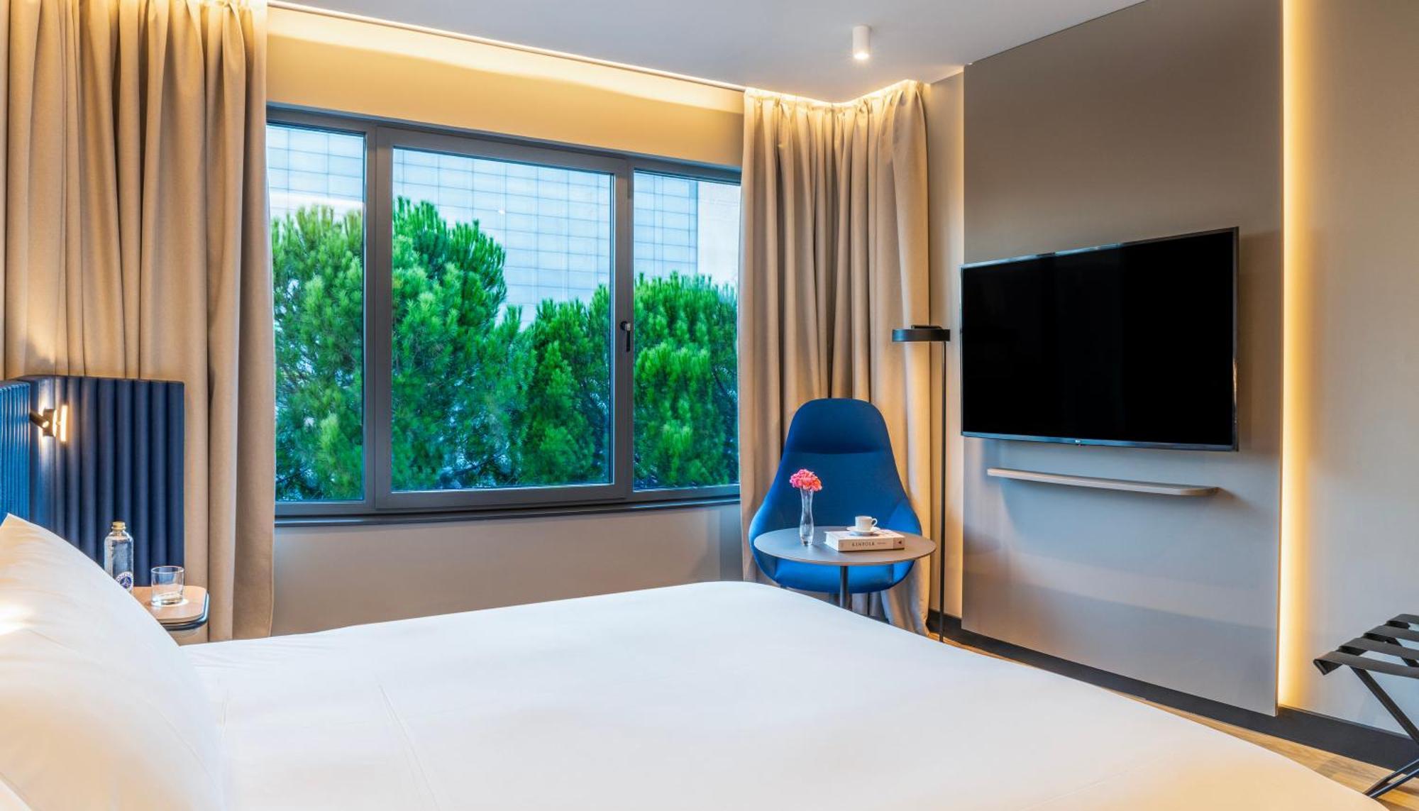 Executive Room Double Bed Sofa,1636734508:JPEG