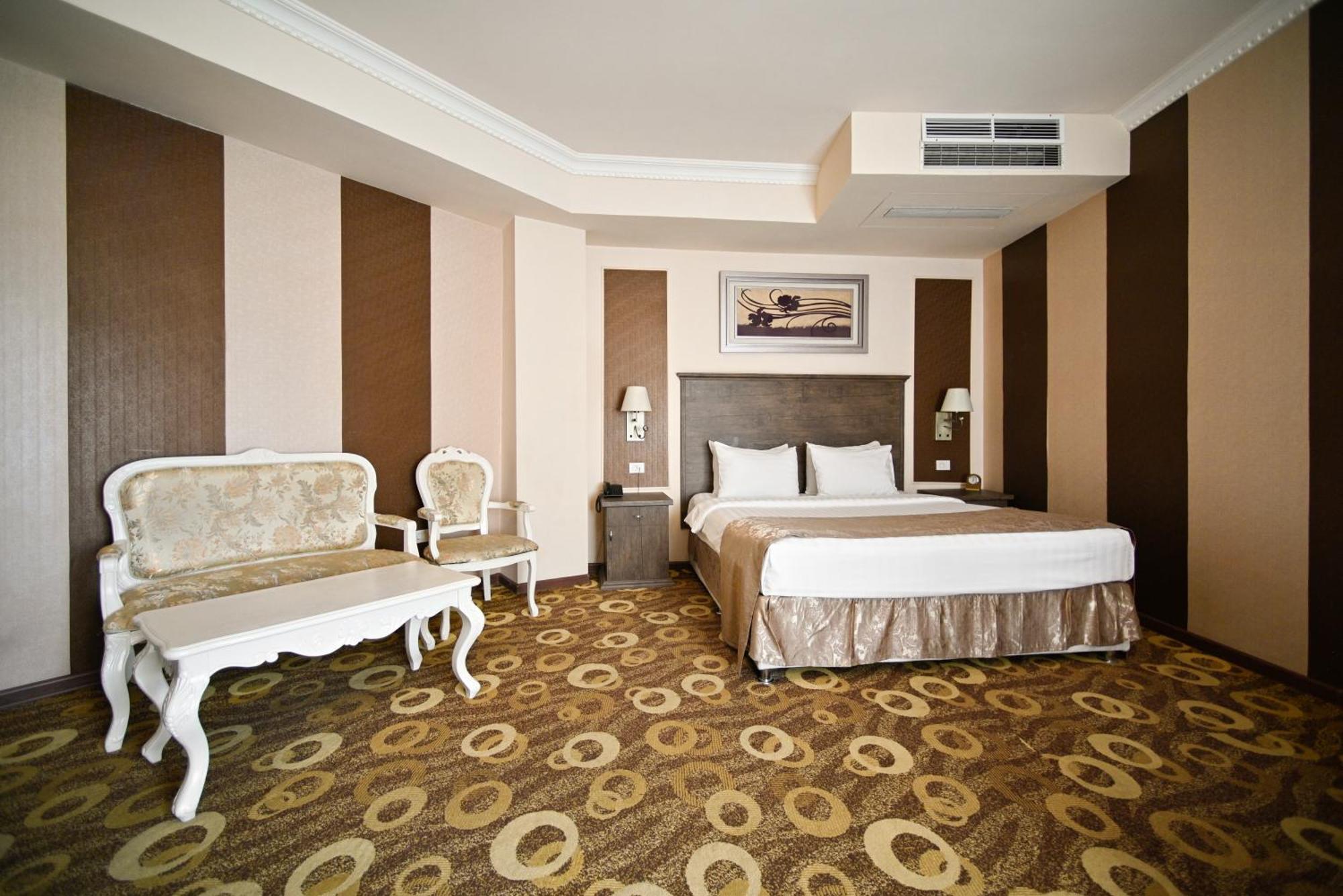 Junior Suite,1618285841:JPEG