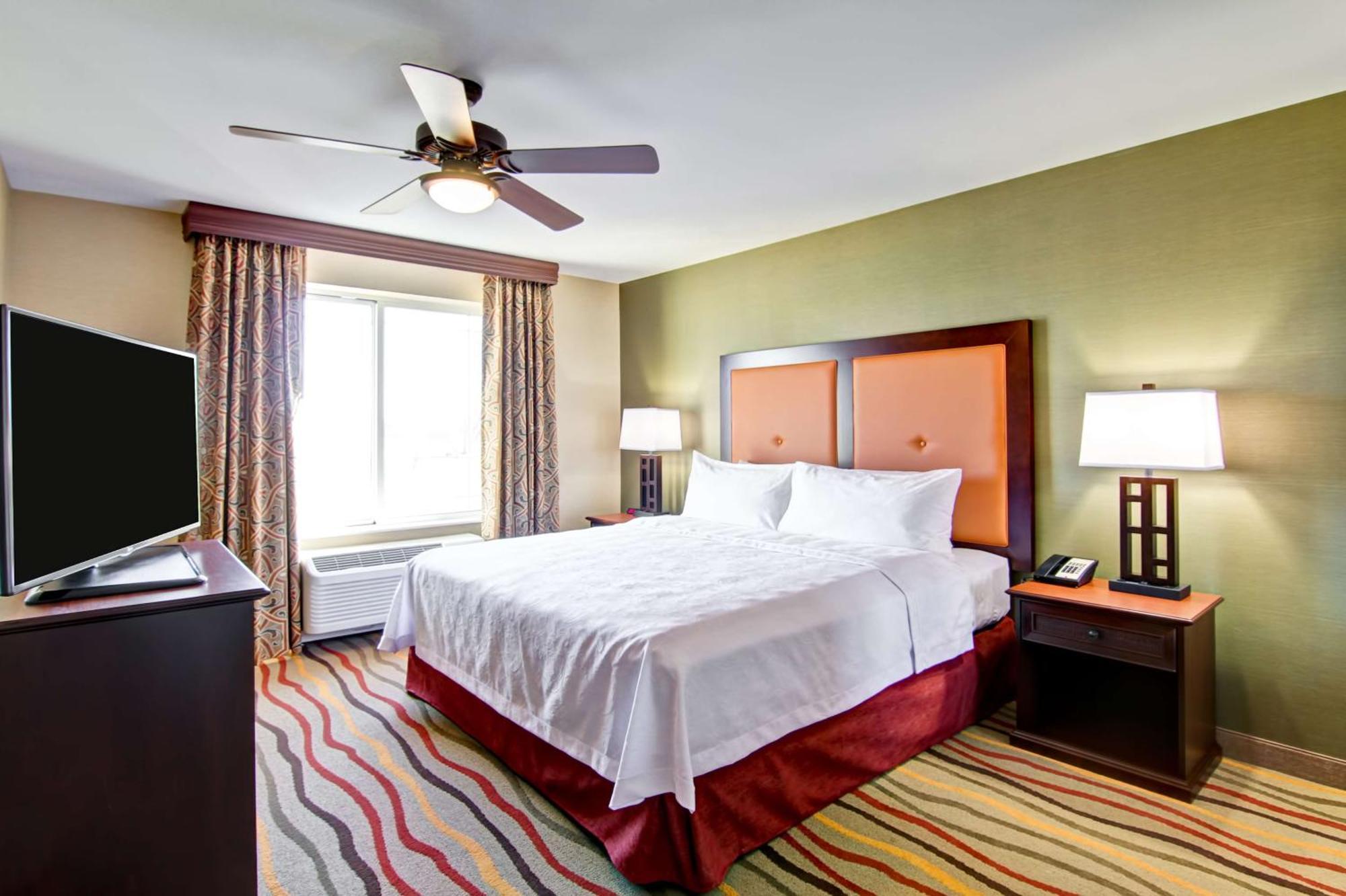 One-Bedroom King Suite Non-Smoking