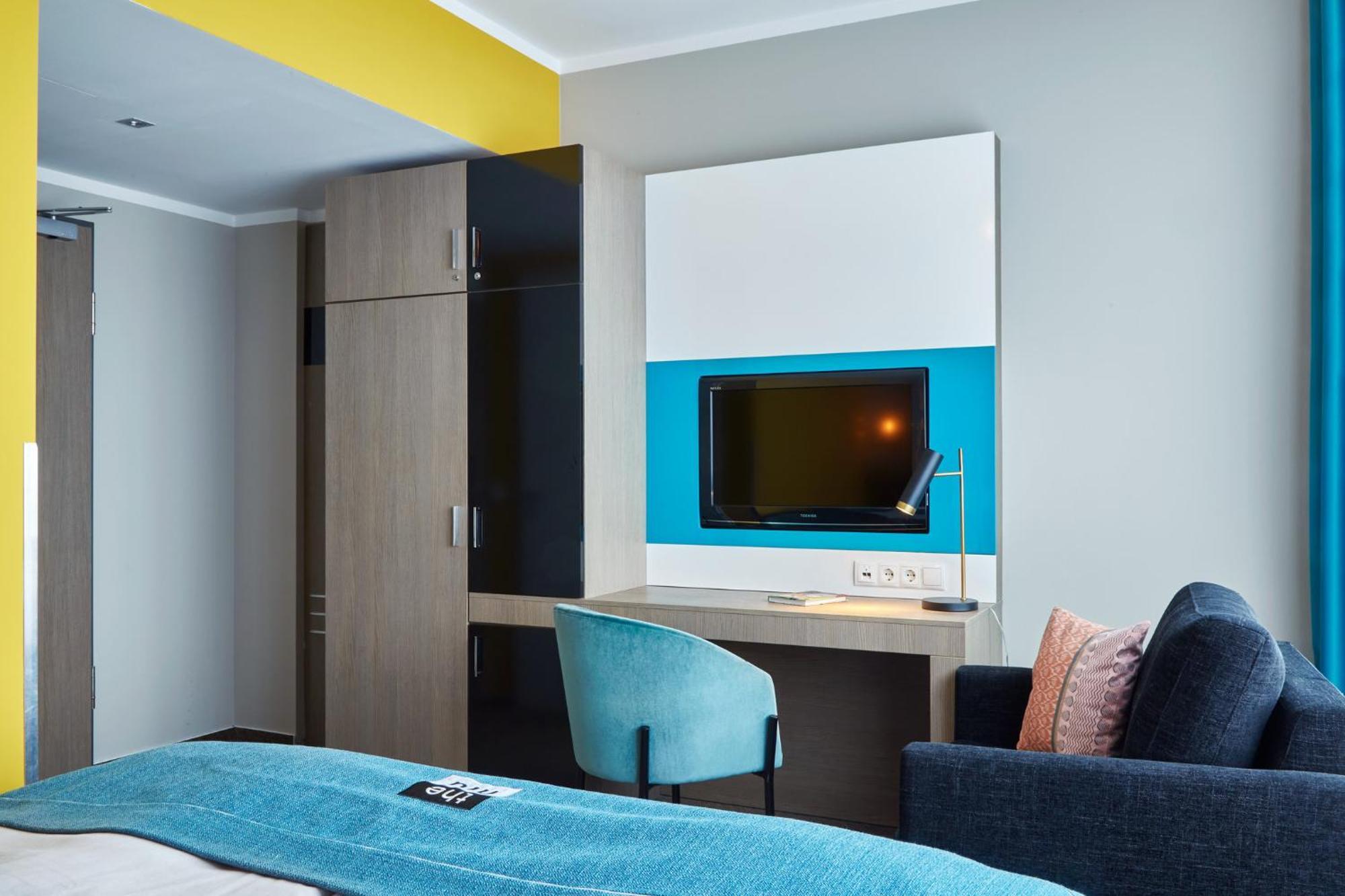 Standard Queen Room