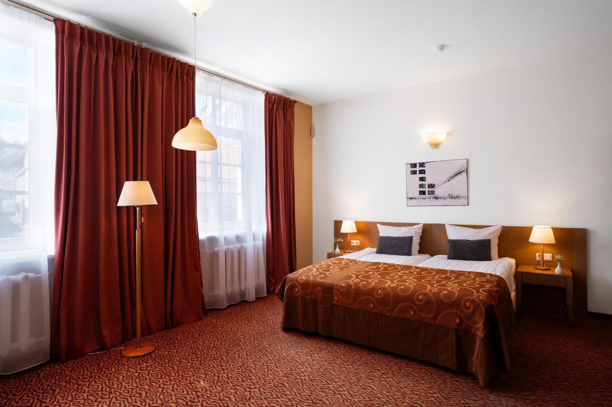 Deluxe Room,1619169198:JPEG