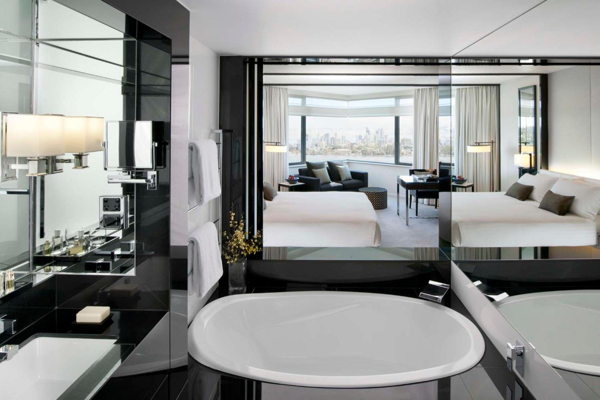 Luxe King View Room