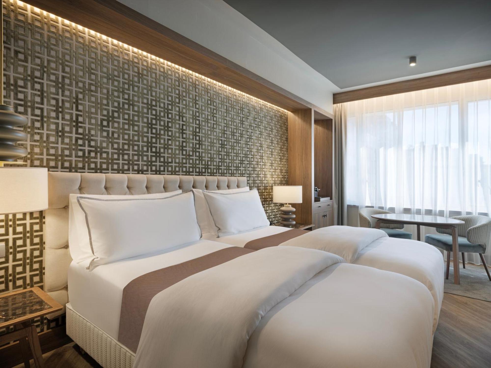 Deluxe Twin Room City View