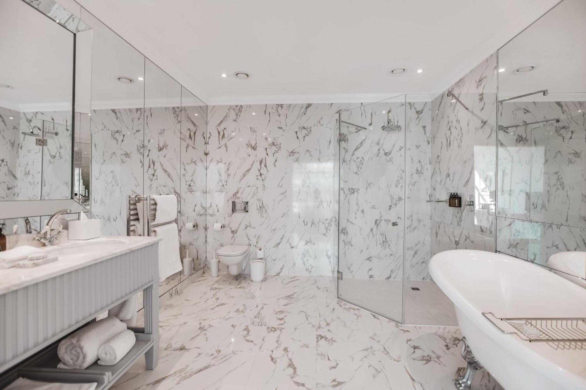 Superior Mountain Room with Bath,1620212768:JPEG