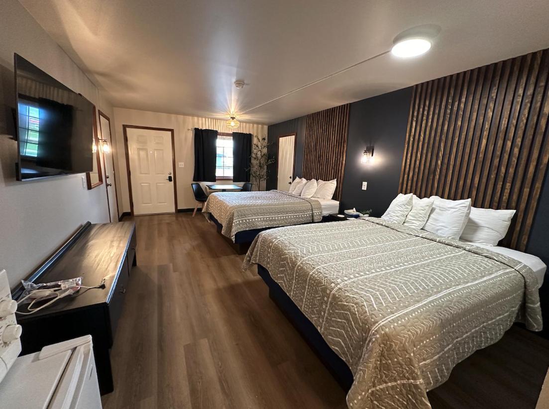 Quadruple Room Bath