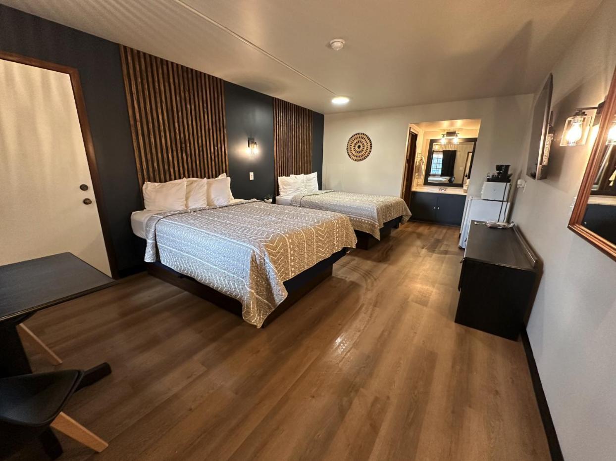 Quadruple Room Bath