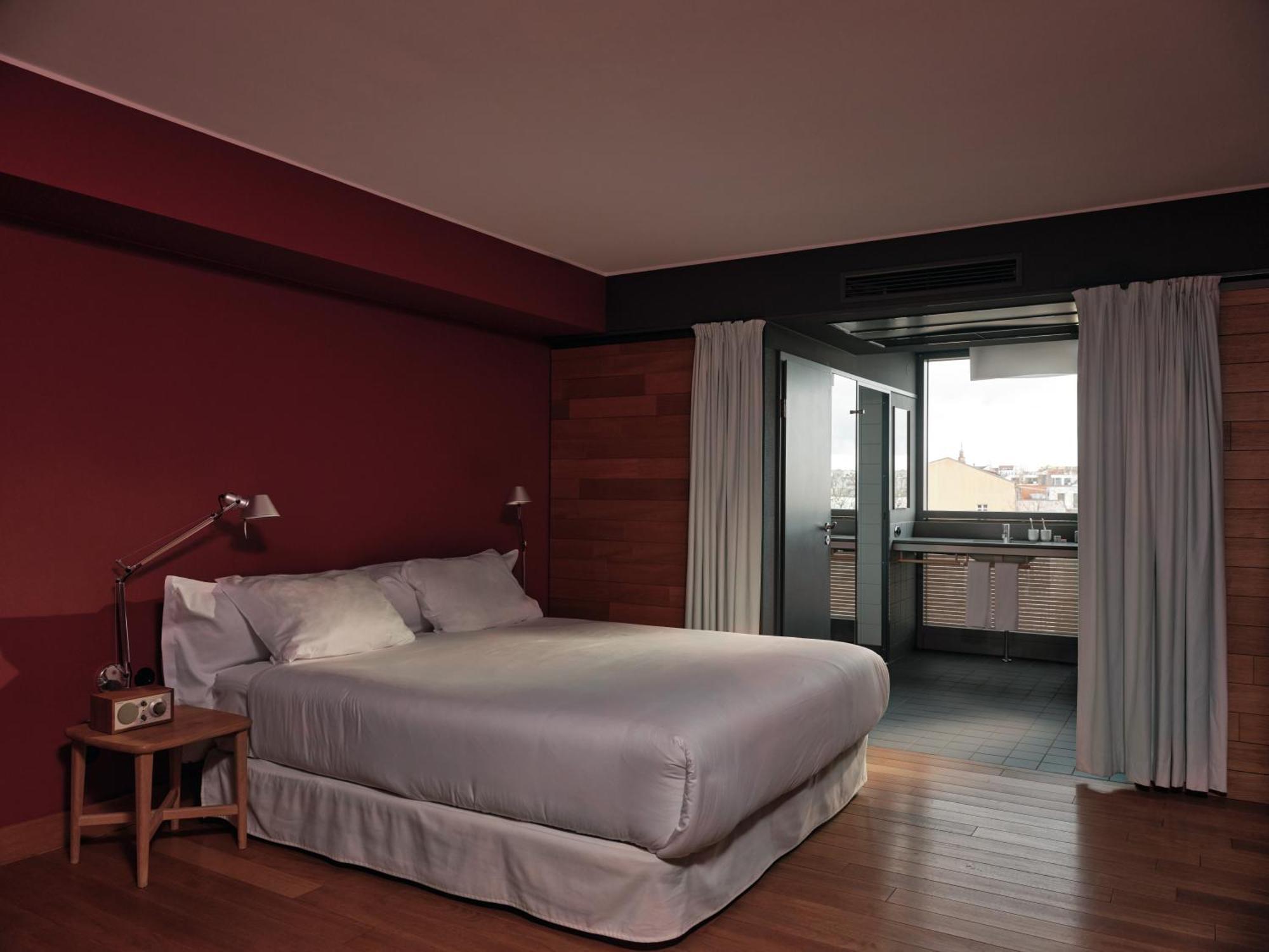 Deluxe Double Room with City View,1742646208:JPEG