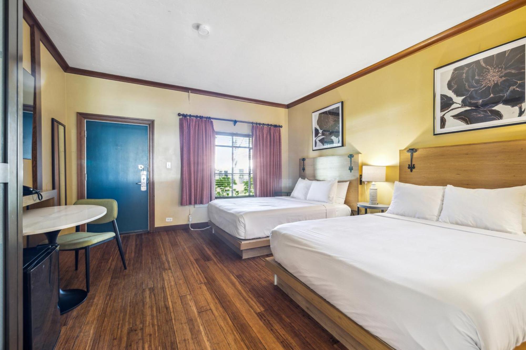 Queen Room Two Queen Beds Non Smoking