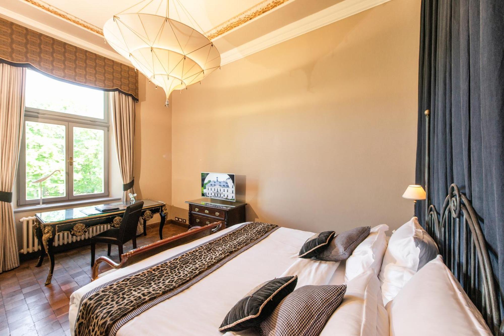 Luxury Suite