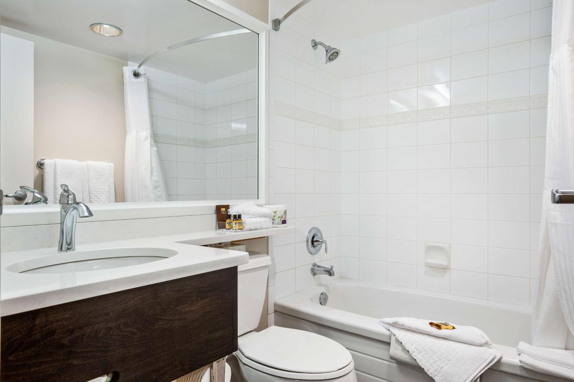 King Room with Work Desk - Non-Smoking,1622041660:JPEG