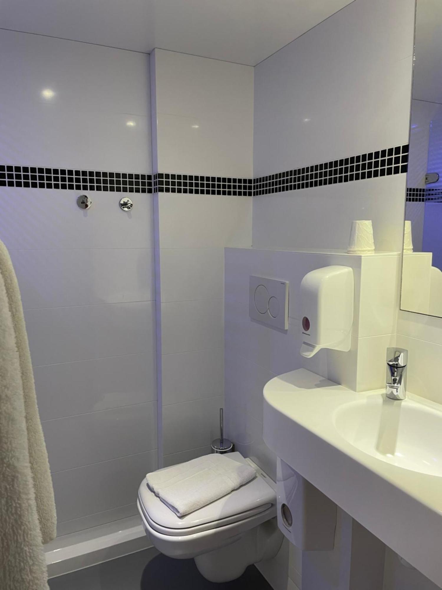 Chambre Triple 2 adultes 1 enfant,1623644626:JPEG