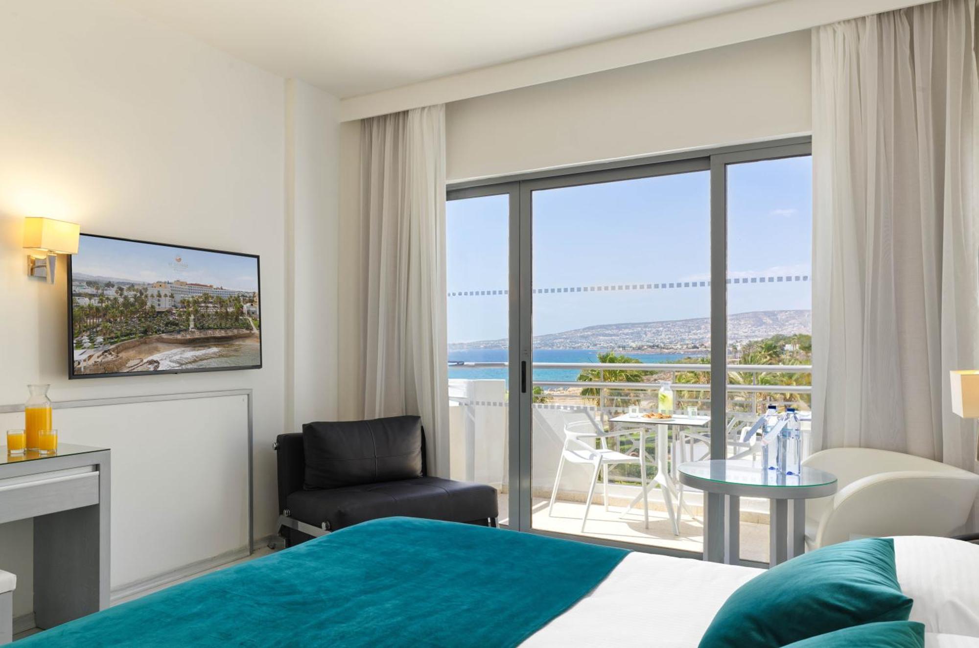 Double or Twin Room Partial Sea View