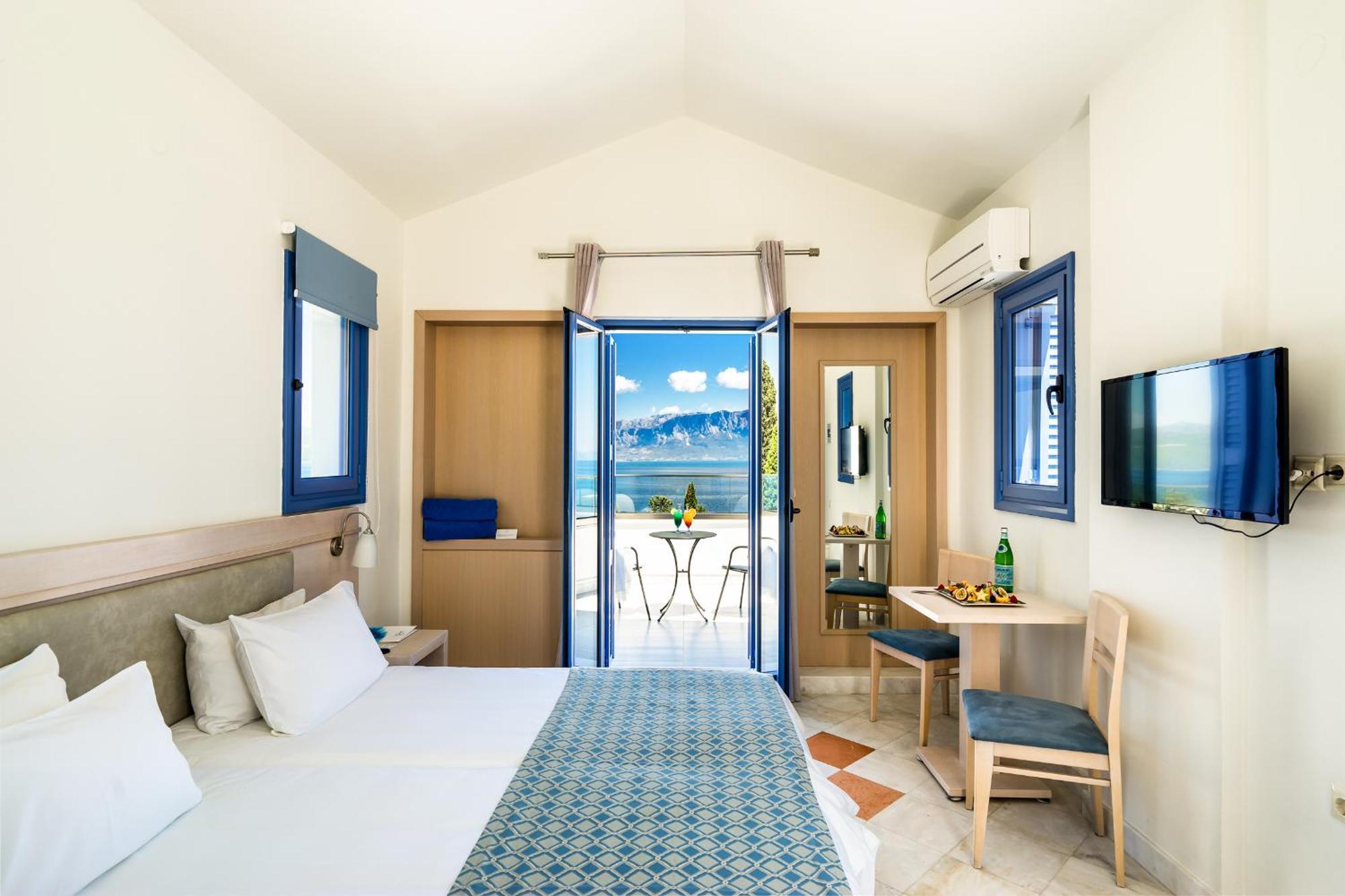 Double or Twin Room Sea View