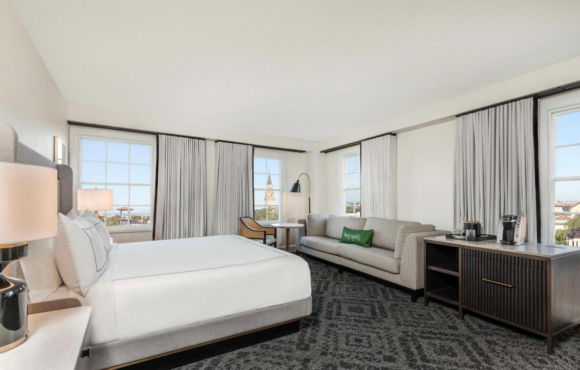 Corner King Room