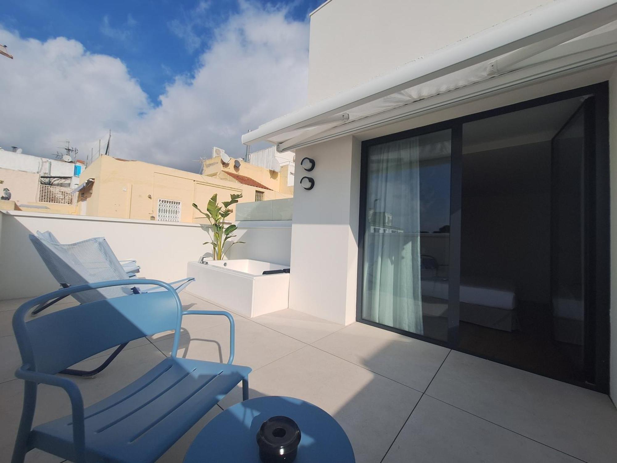 Deluxe Penthouse Whirlpool tub