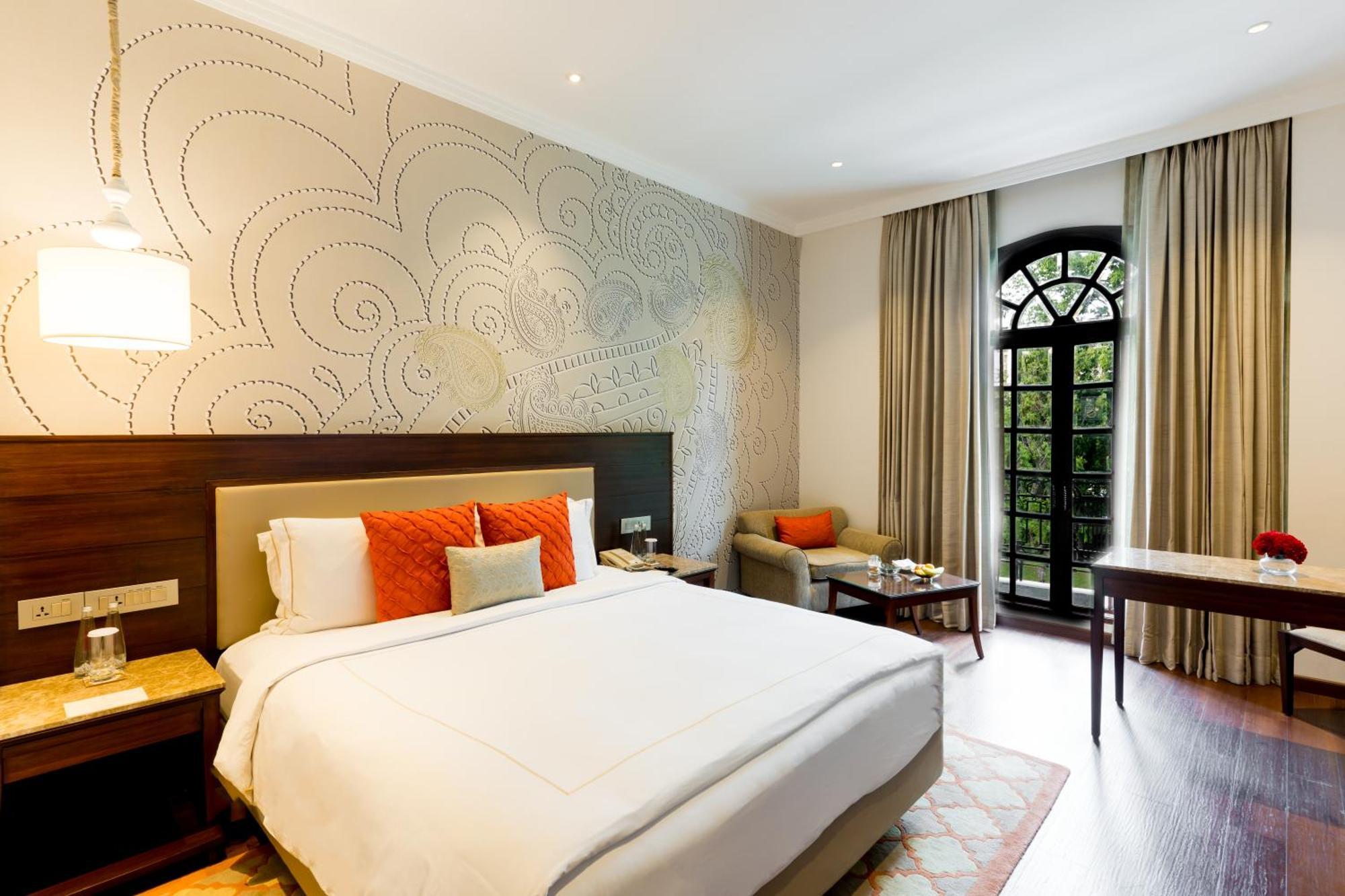 Superior Room King Bed Garden View