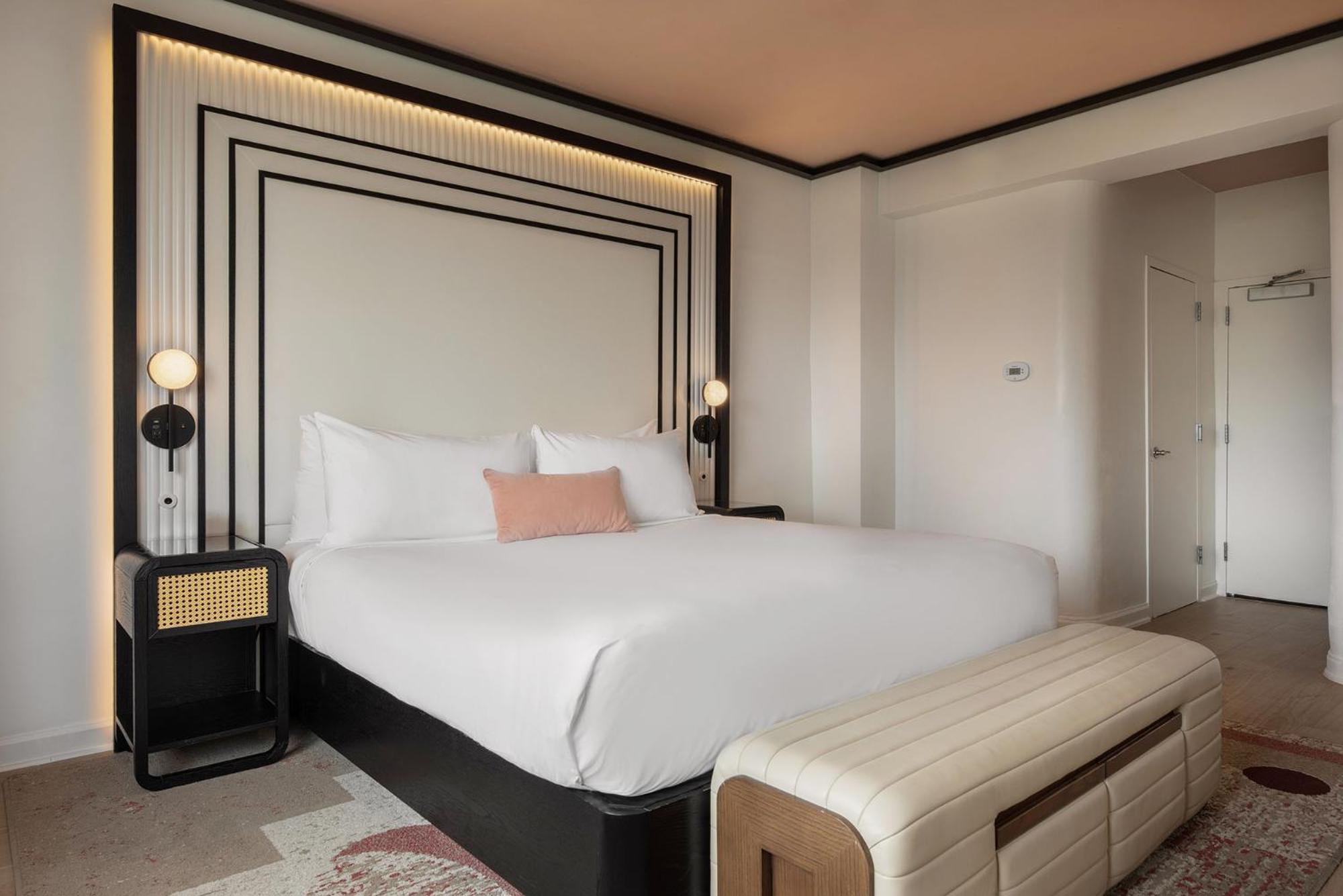 Deluxe King Room,1624761729:JPEG