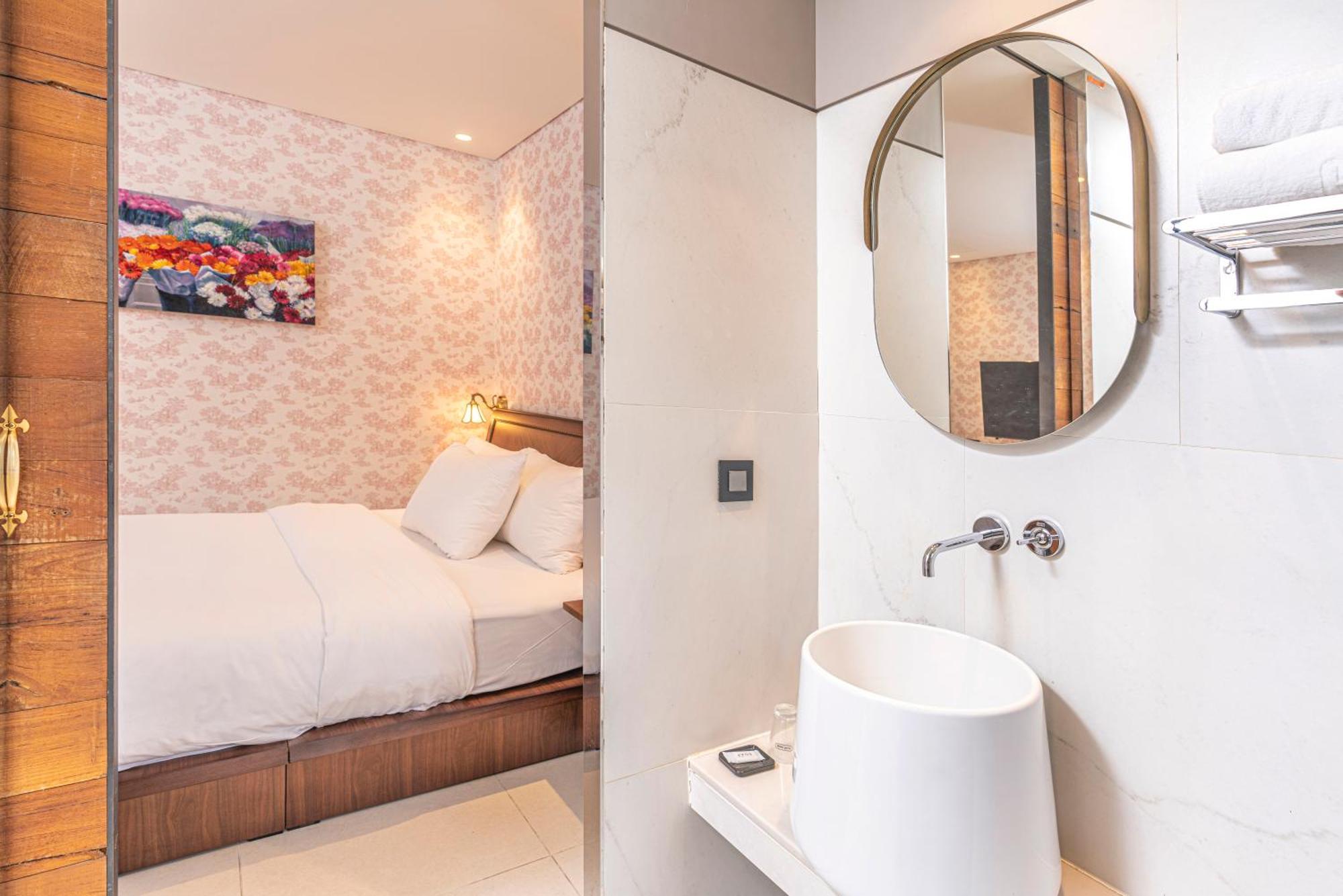 Double Room - No Window,1625489772:JPEG