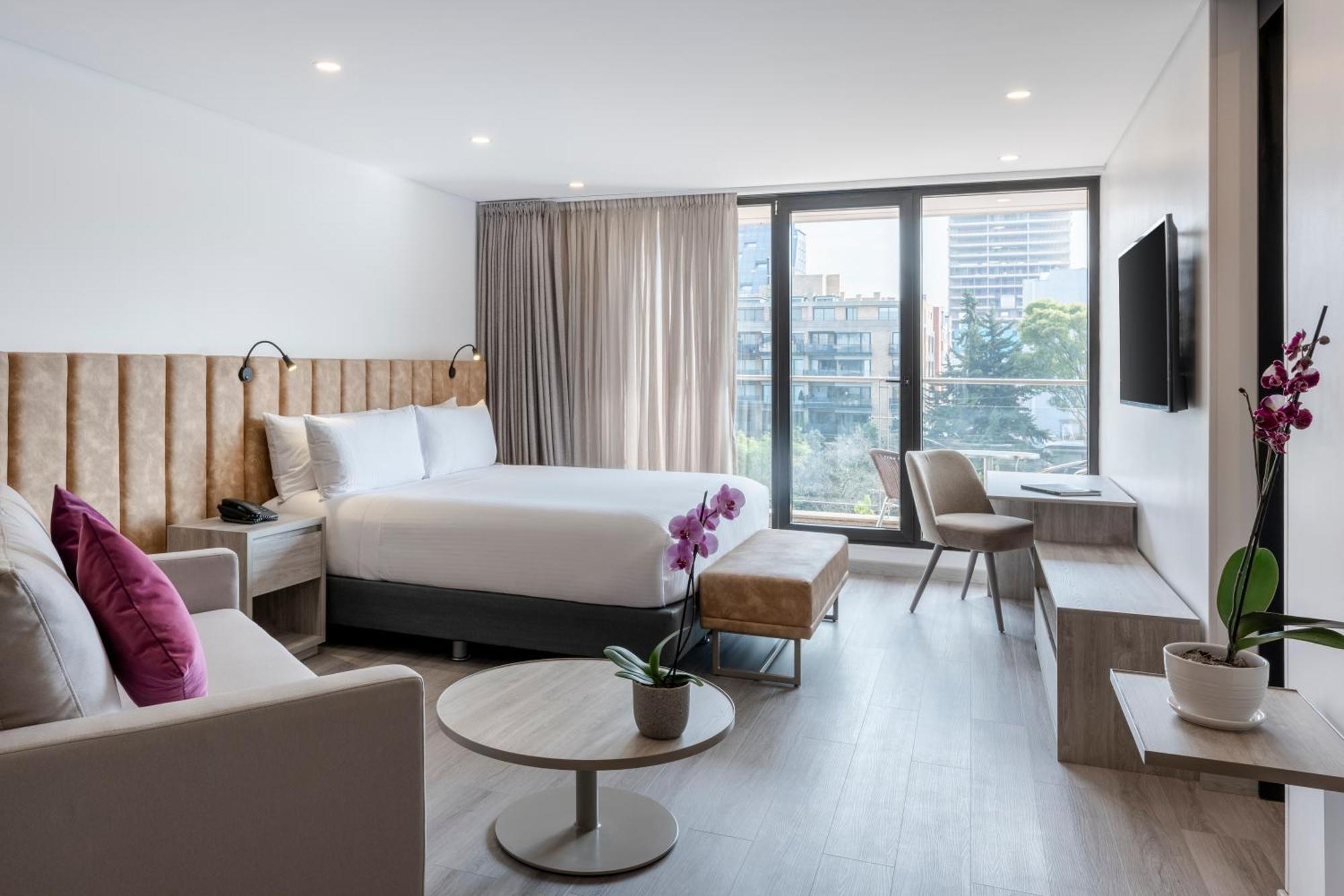 Deluxe Suite