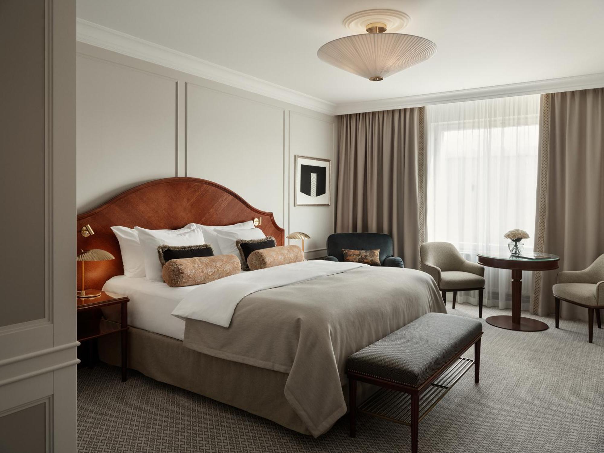 Premium Deluxe King Room,1628646261:JPEG