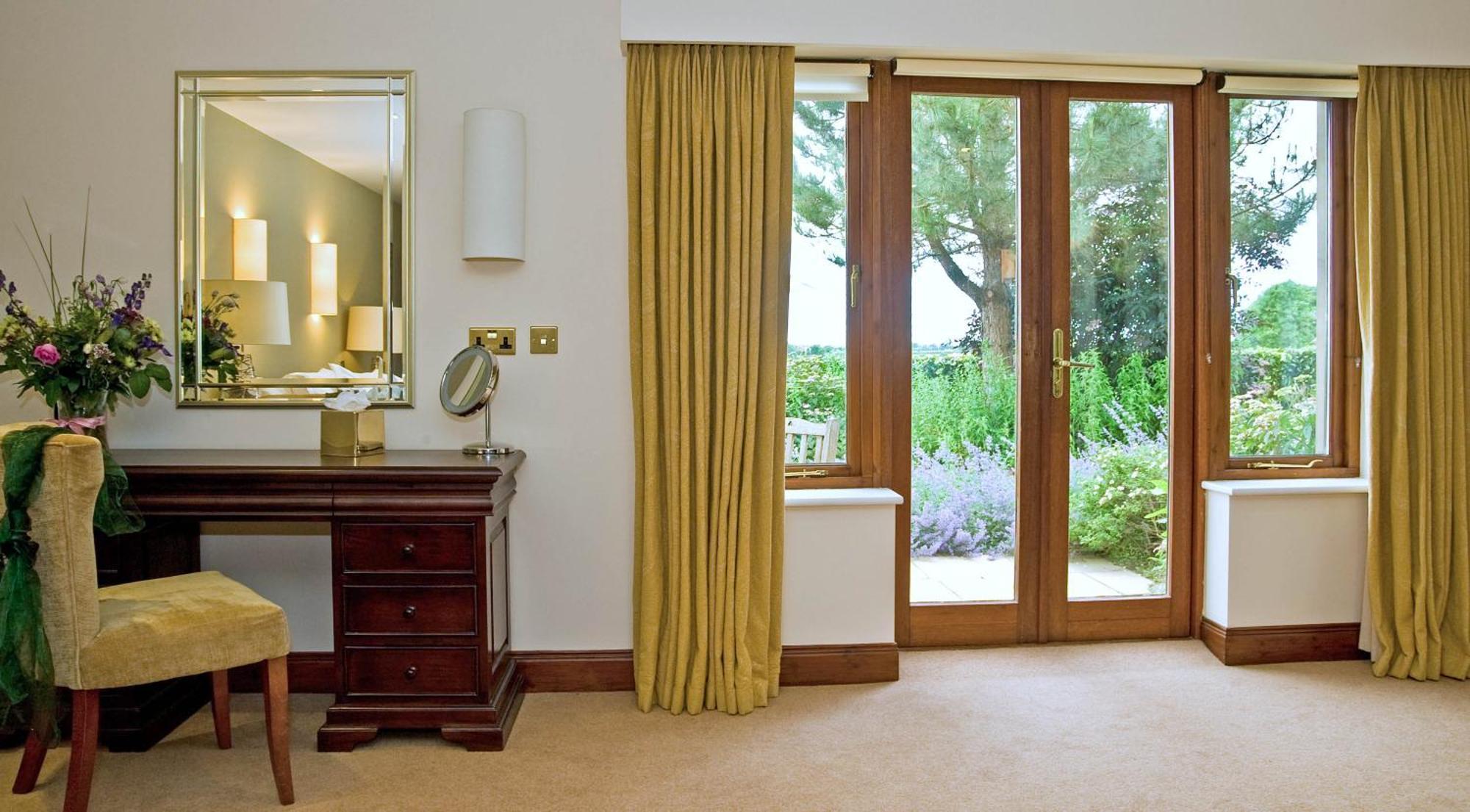 King Room Suite Non-Smoking