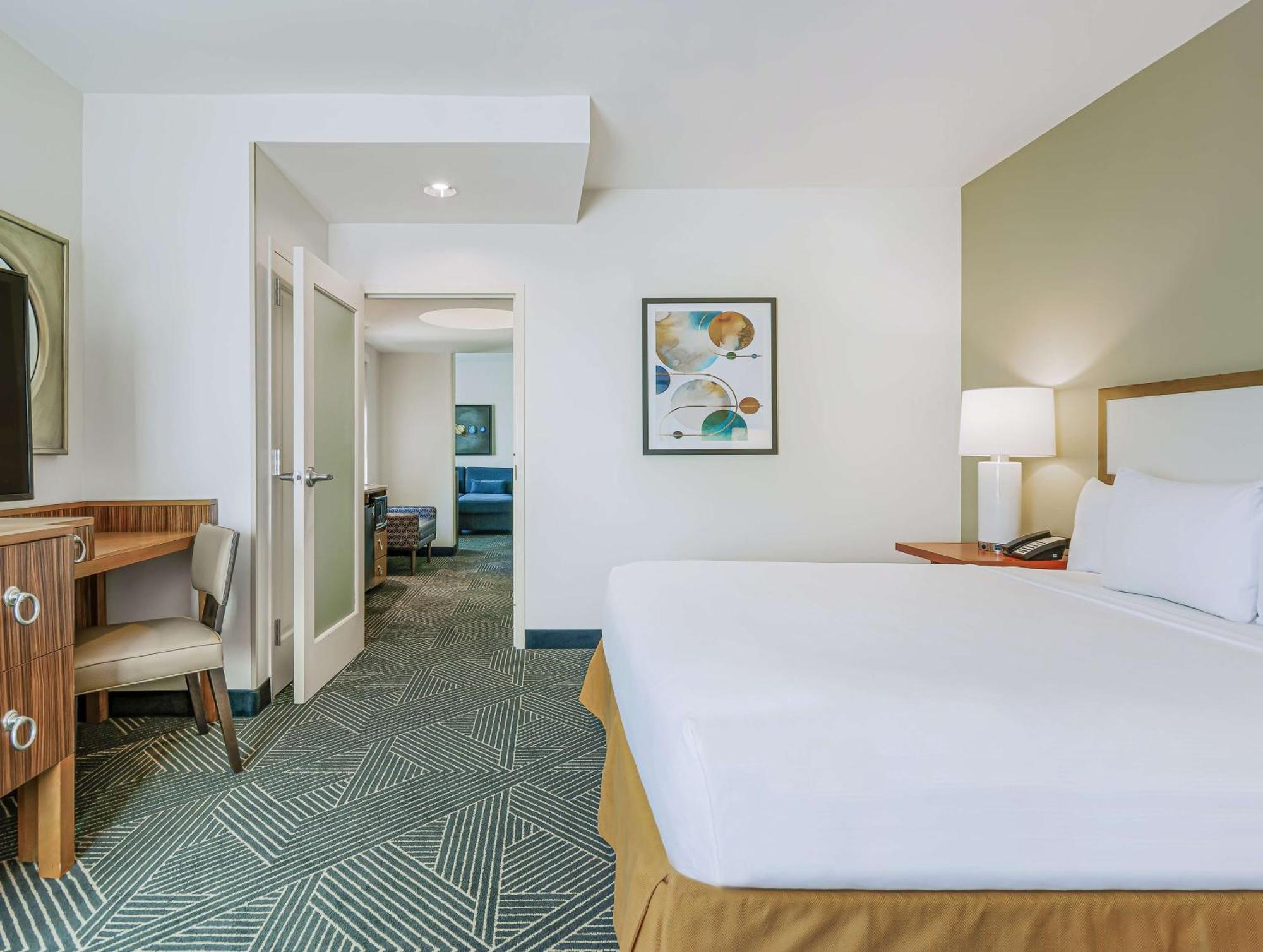 King Suite,1628654009:JPEG