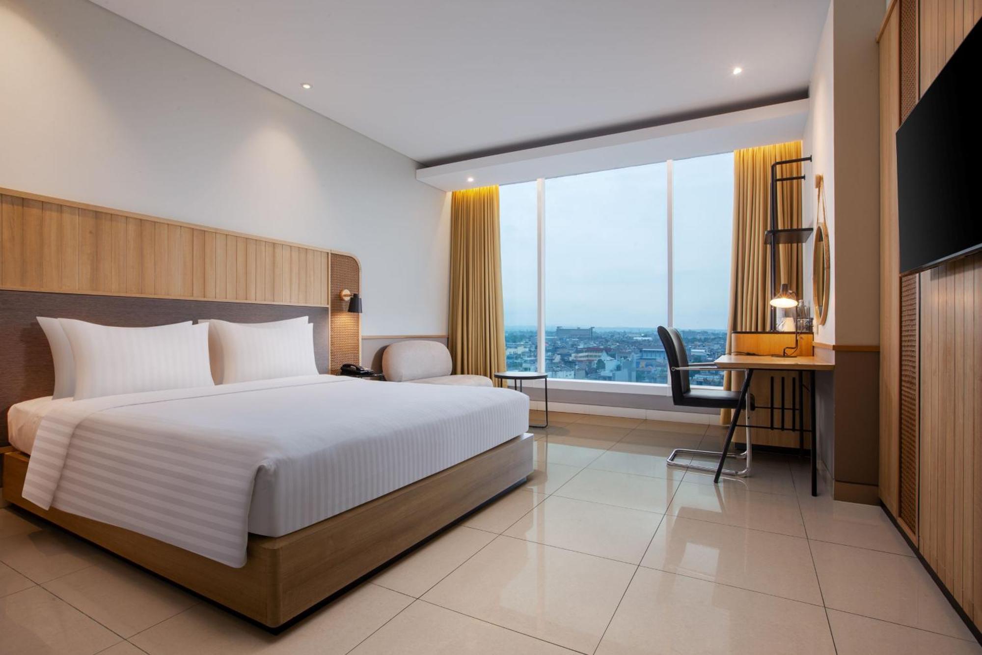 Deluxe Queen Room