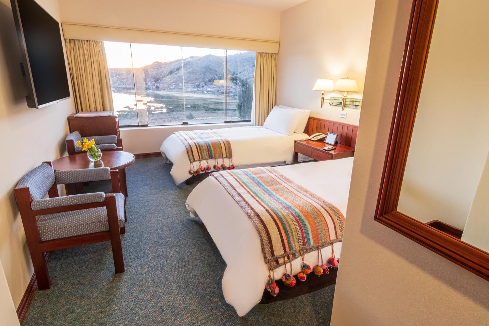 Superior Twin Room with Lake View