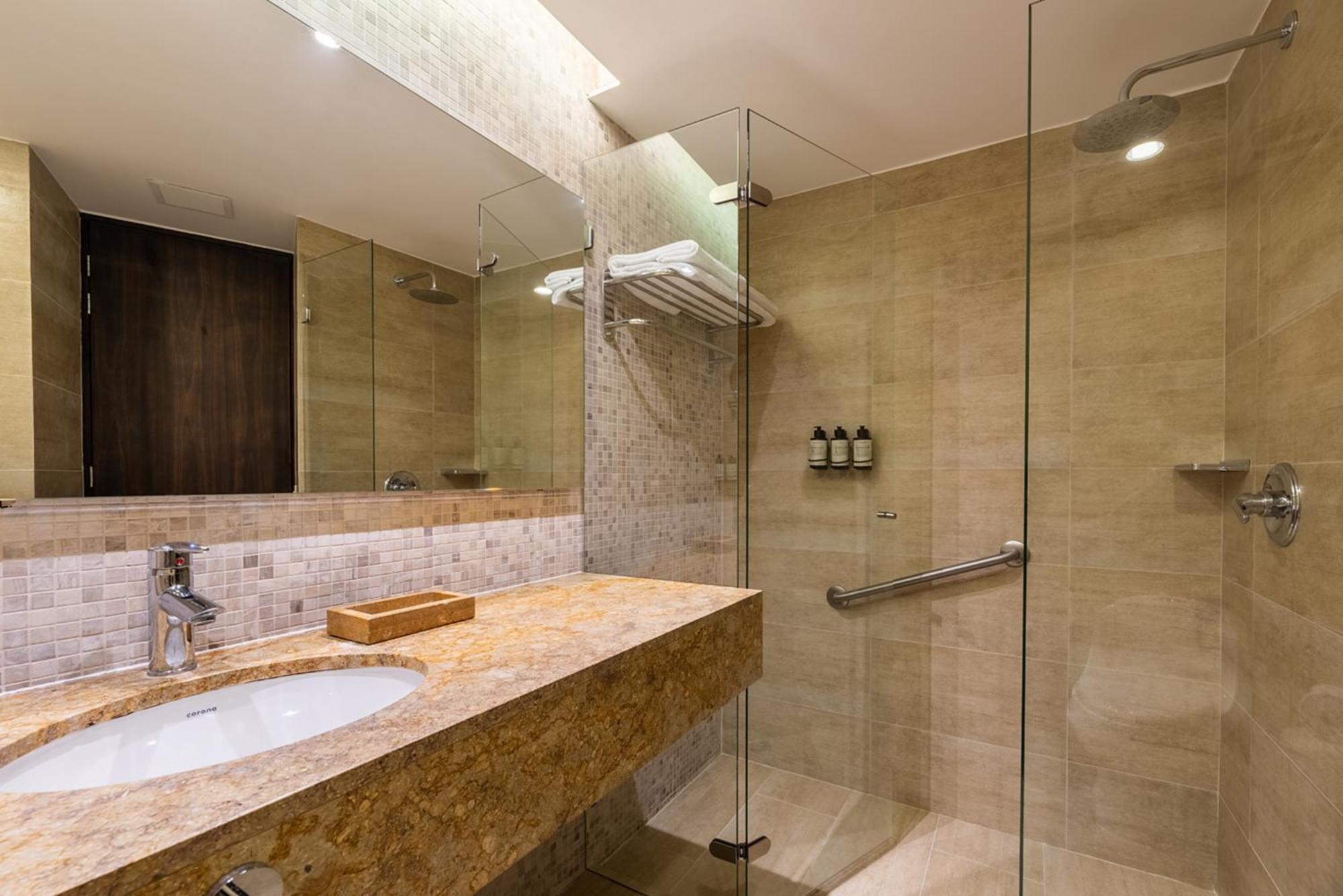 Deluxe Junior Suite,1629896174:JPEG